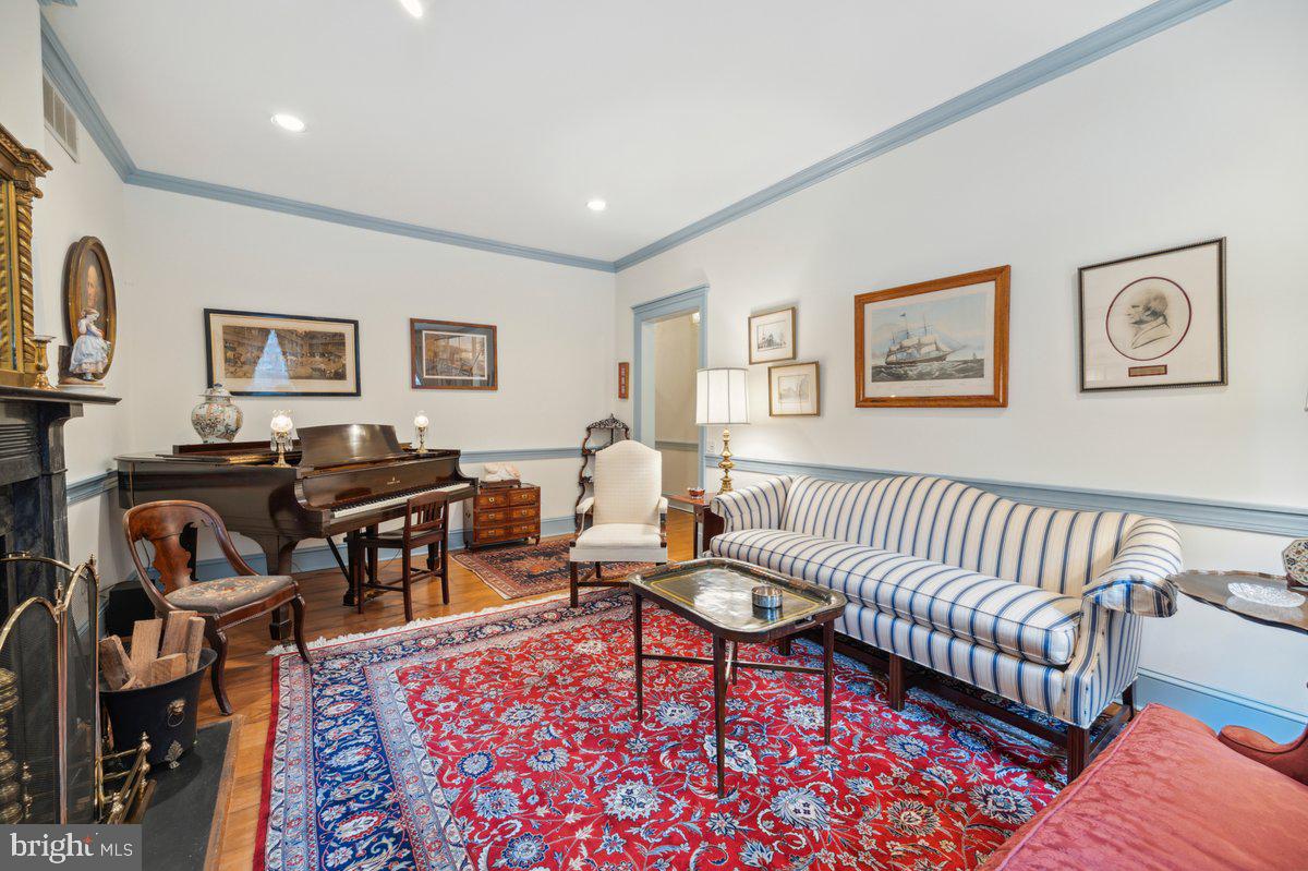 SOCIETY HILL - Residential