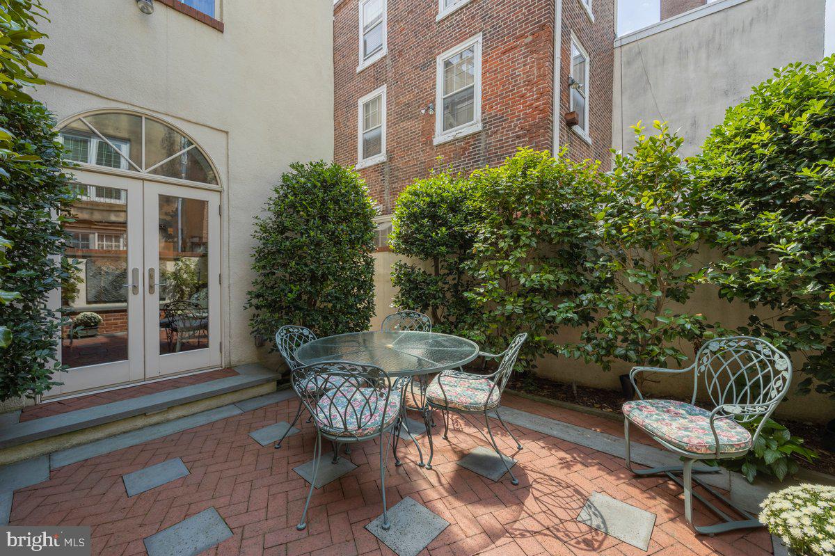 SOCIETY HILL - Residential