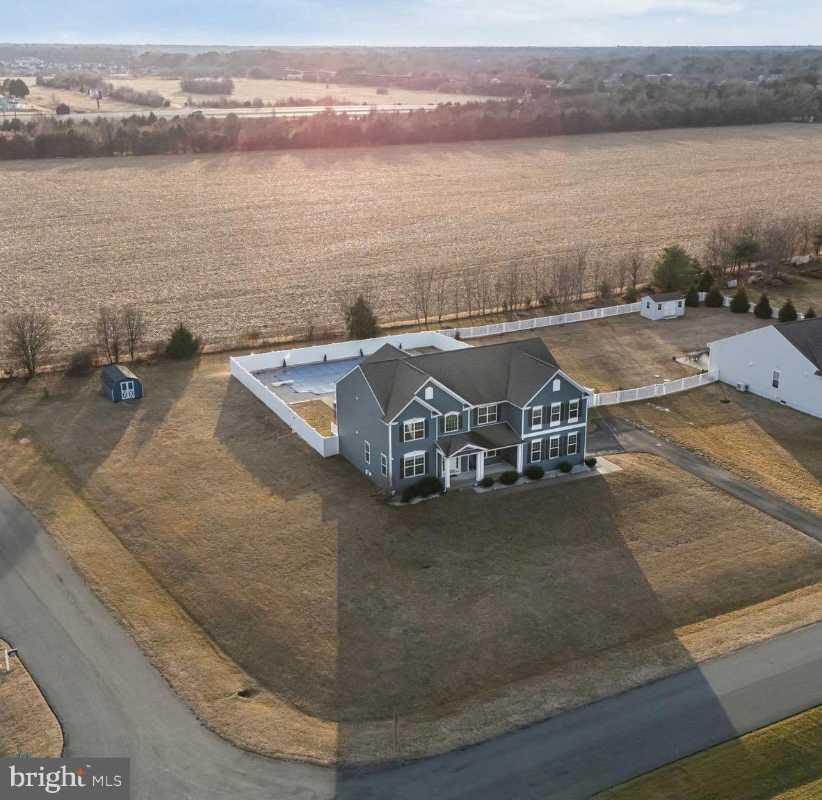 KNOLLAC ACRES - Residential