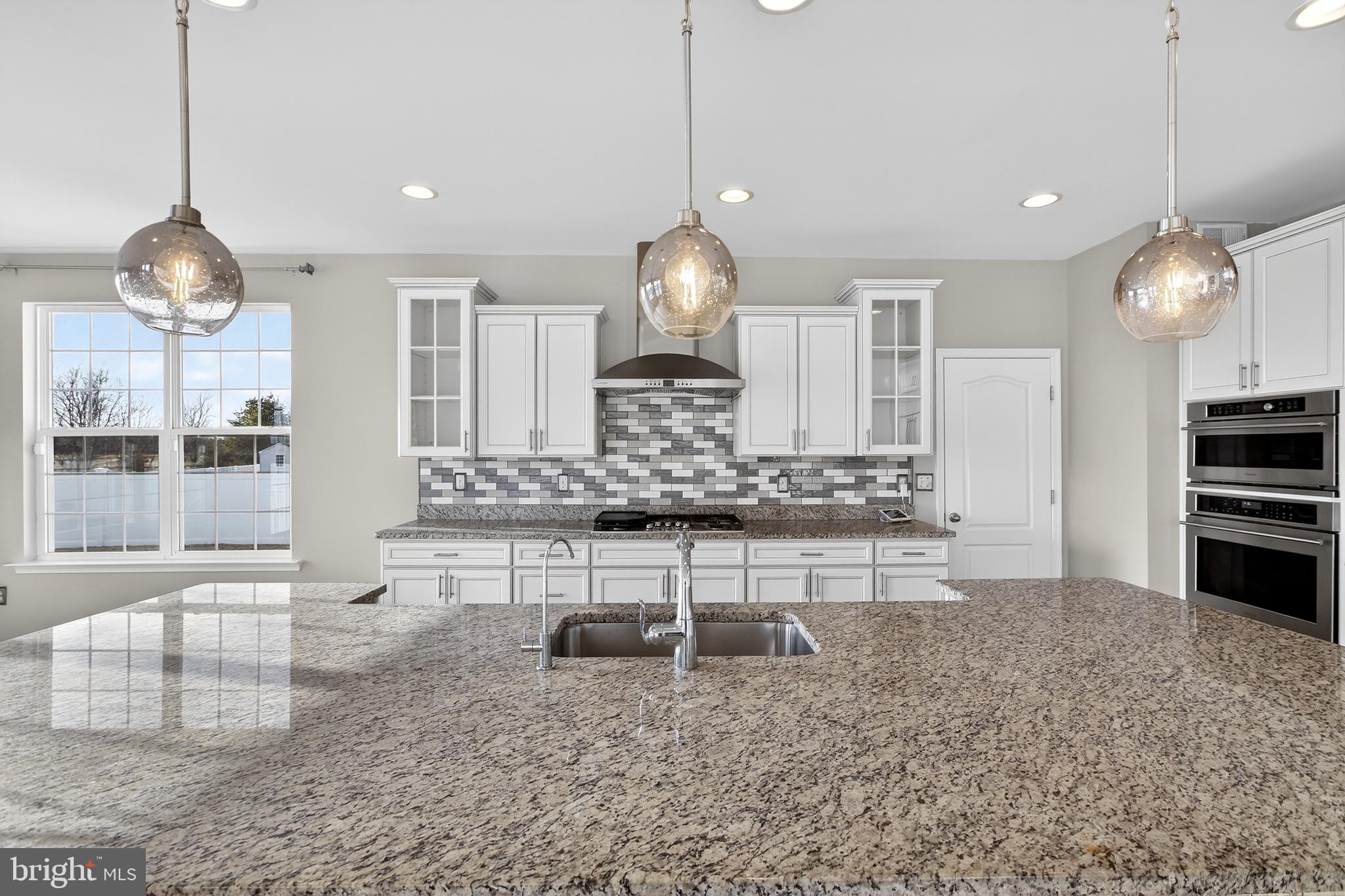 KNOLLAC ACRES - Residential