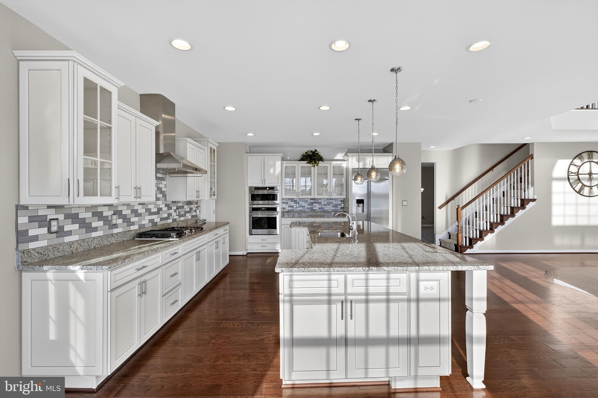 KNOLLAC ACRES - Residential