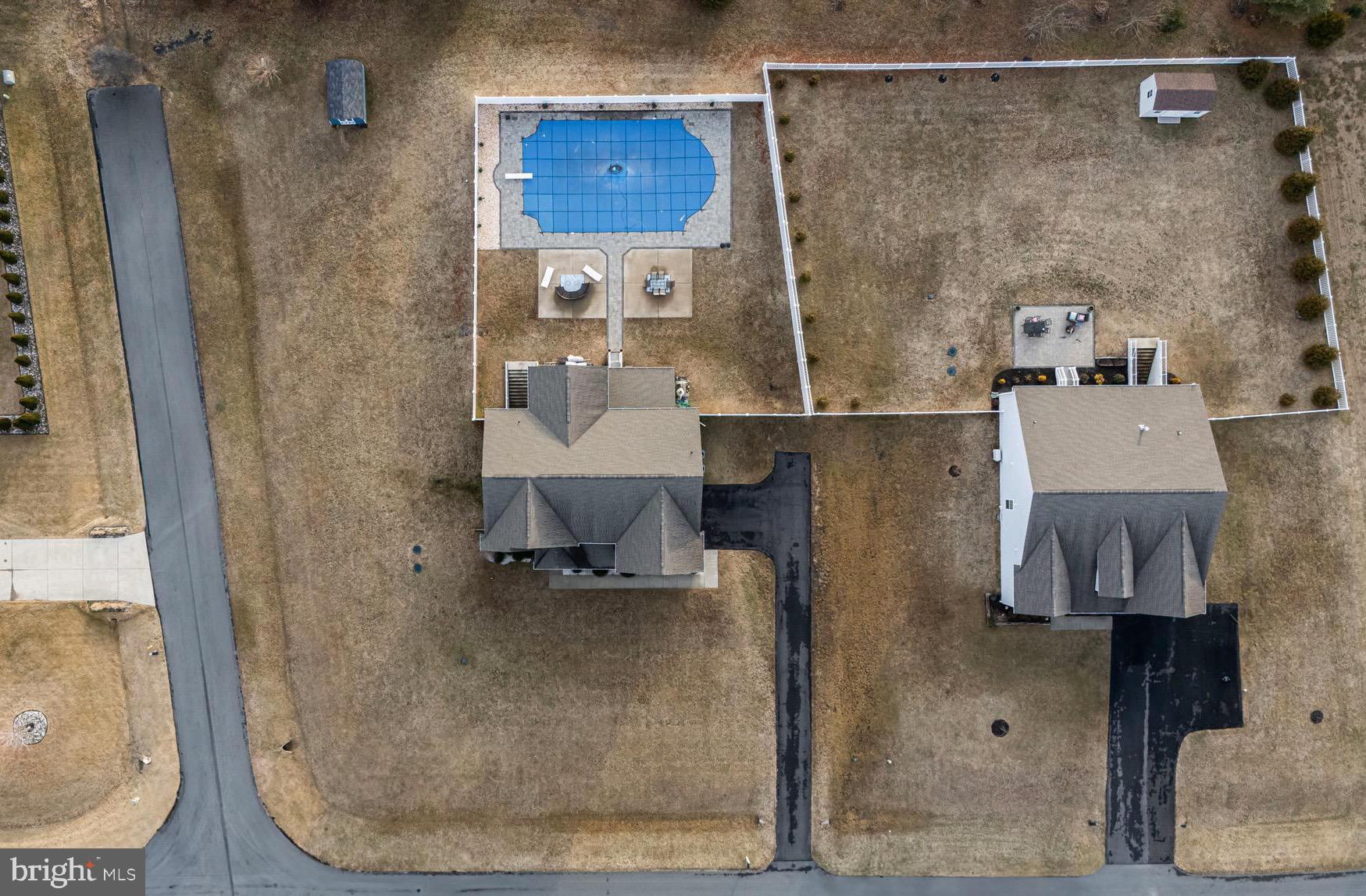 KNOLLAC ACRES - Residential