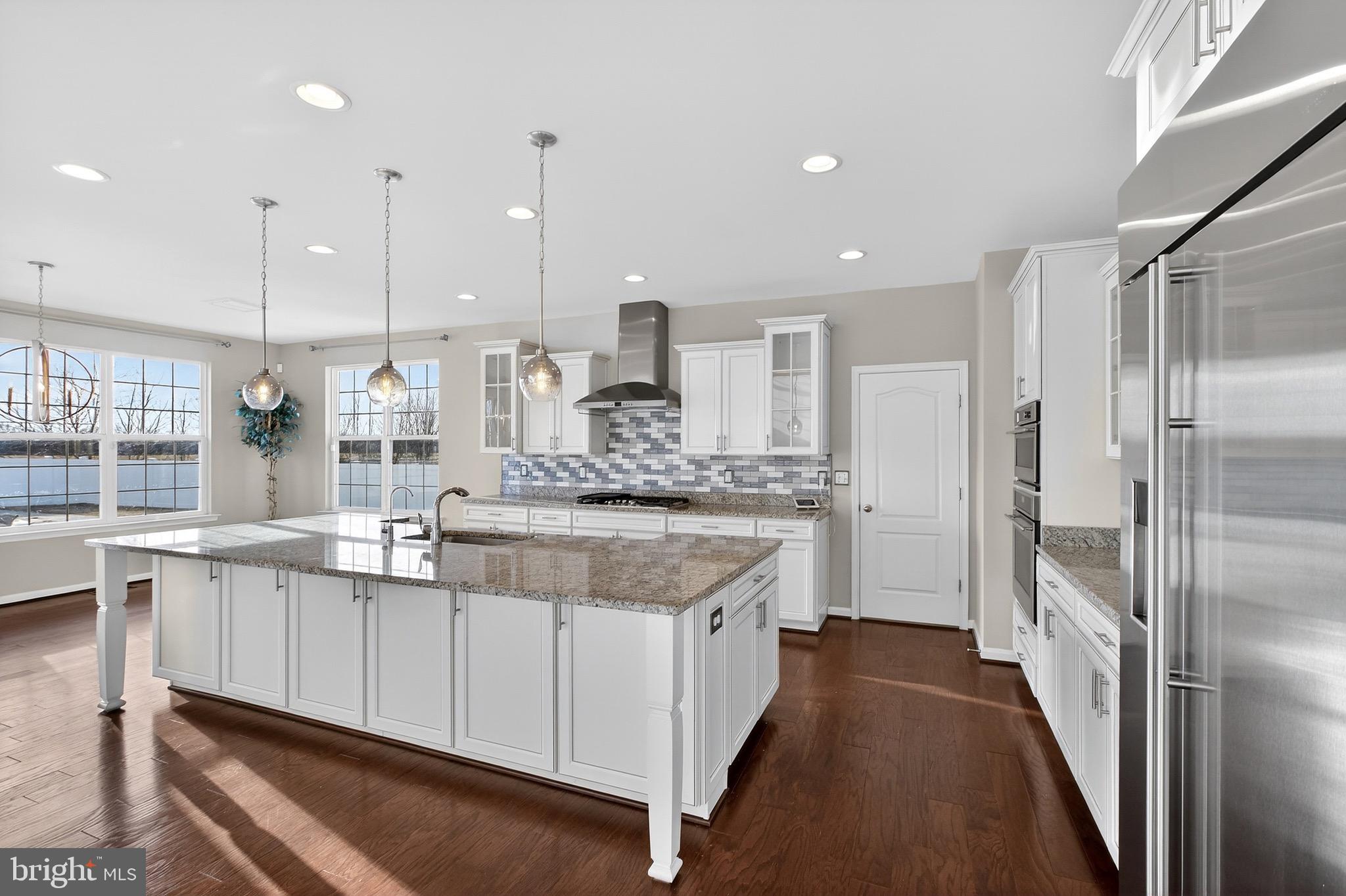 KNOLLAC ACRES - Residential