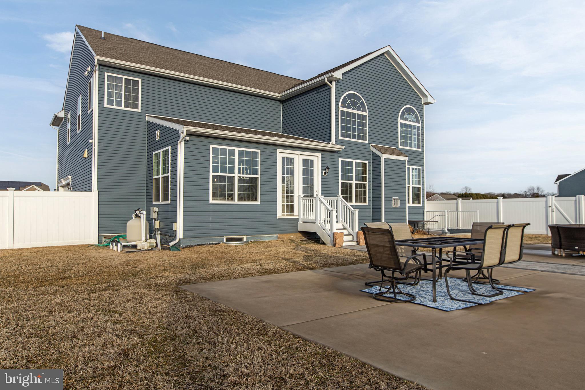 KNOLLAC ACRES - Residential