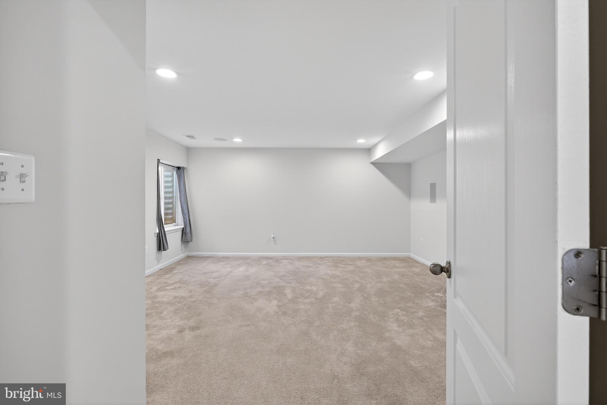 KNOLLAC ACRES - Residential