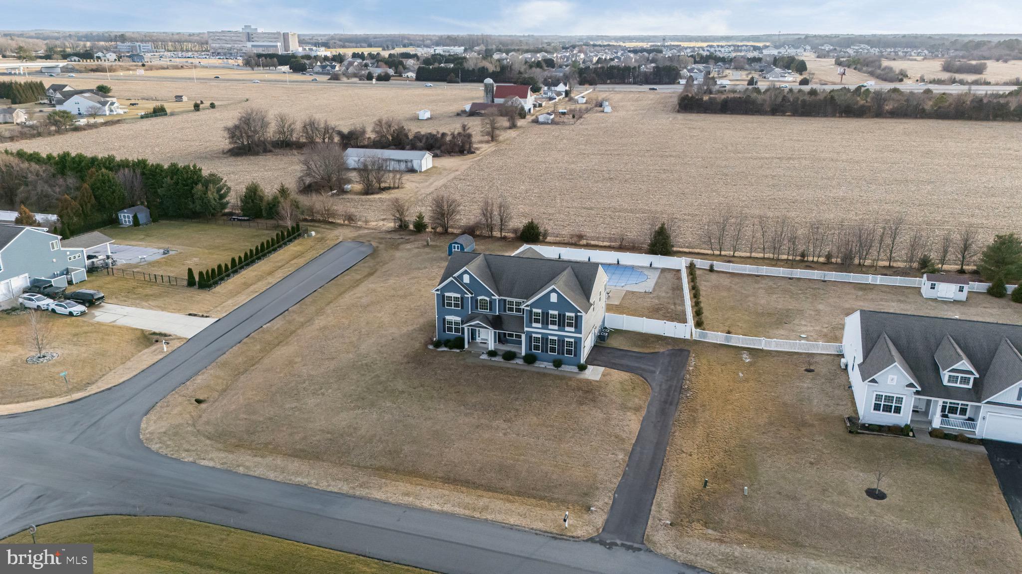 KNOLLAC ACRES - Residential