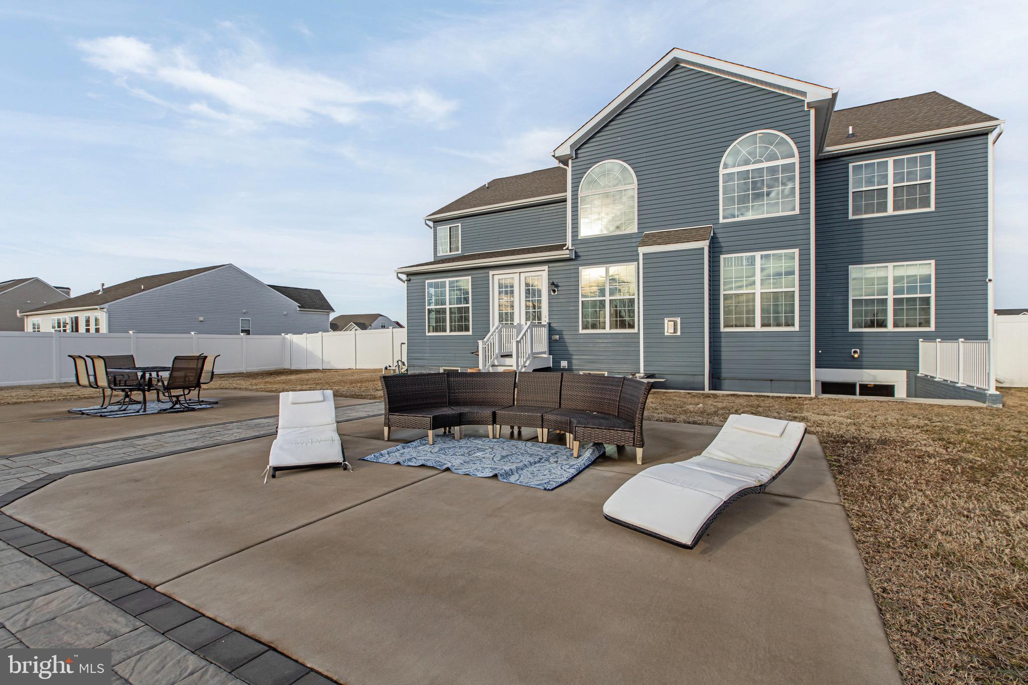 KNOLLAC ACRES - Residential