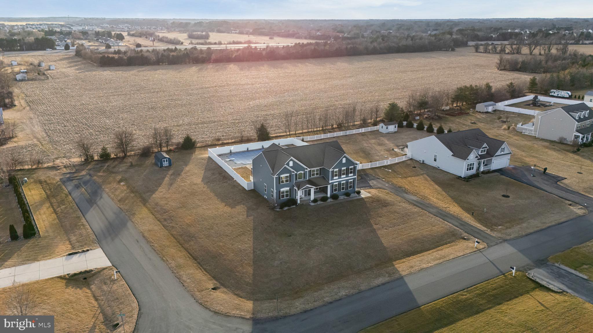 KNOLLAC ACRES - Residential