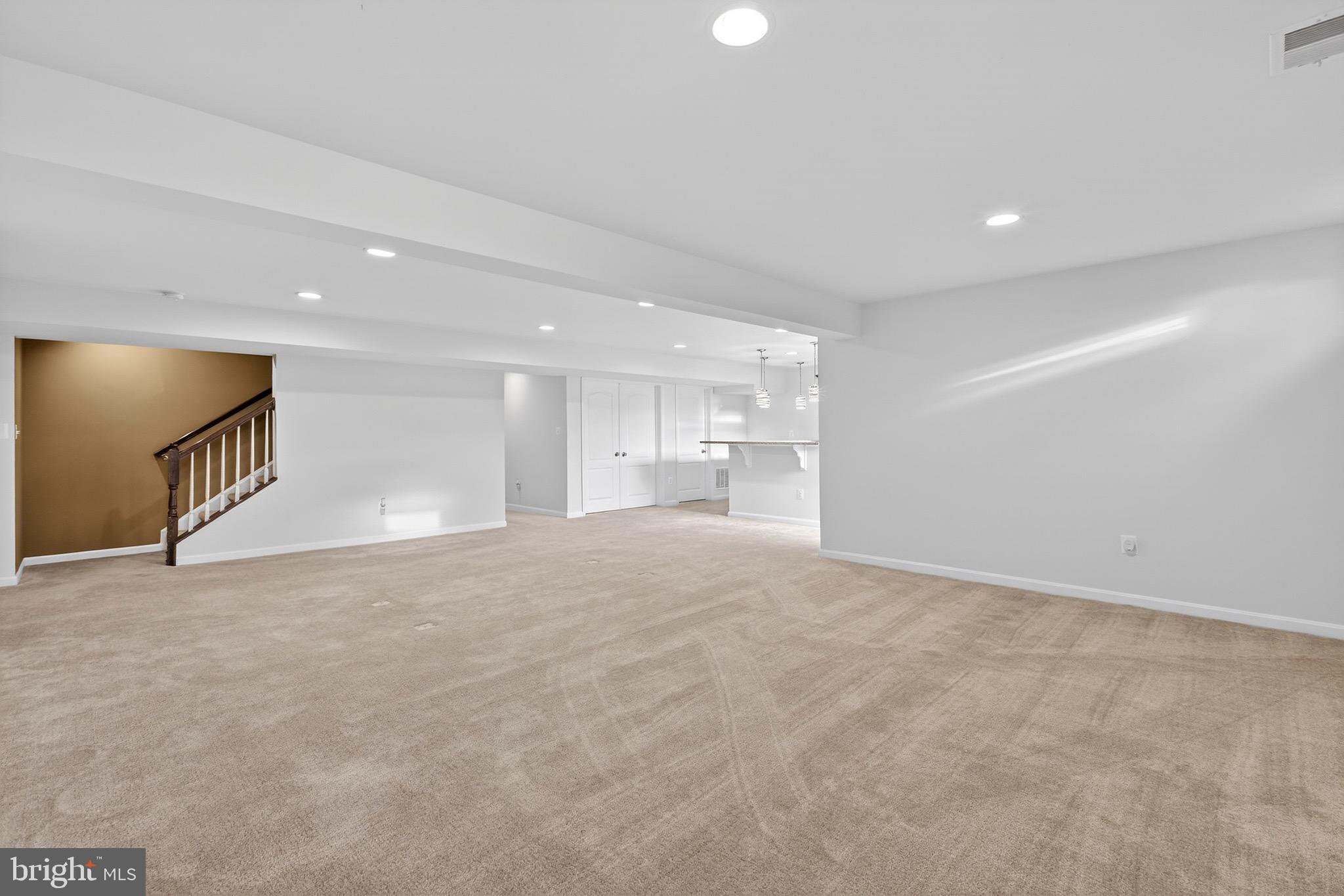 KNOLLAC ACRES - Residential