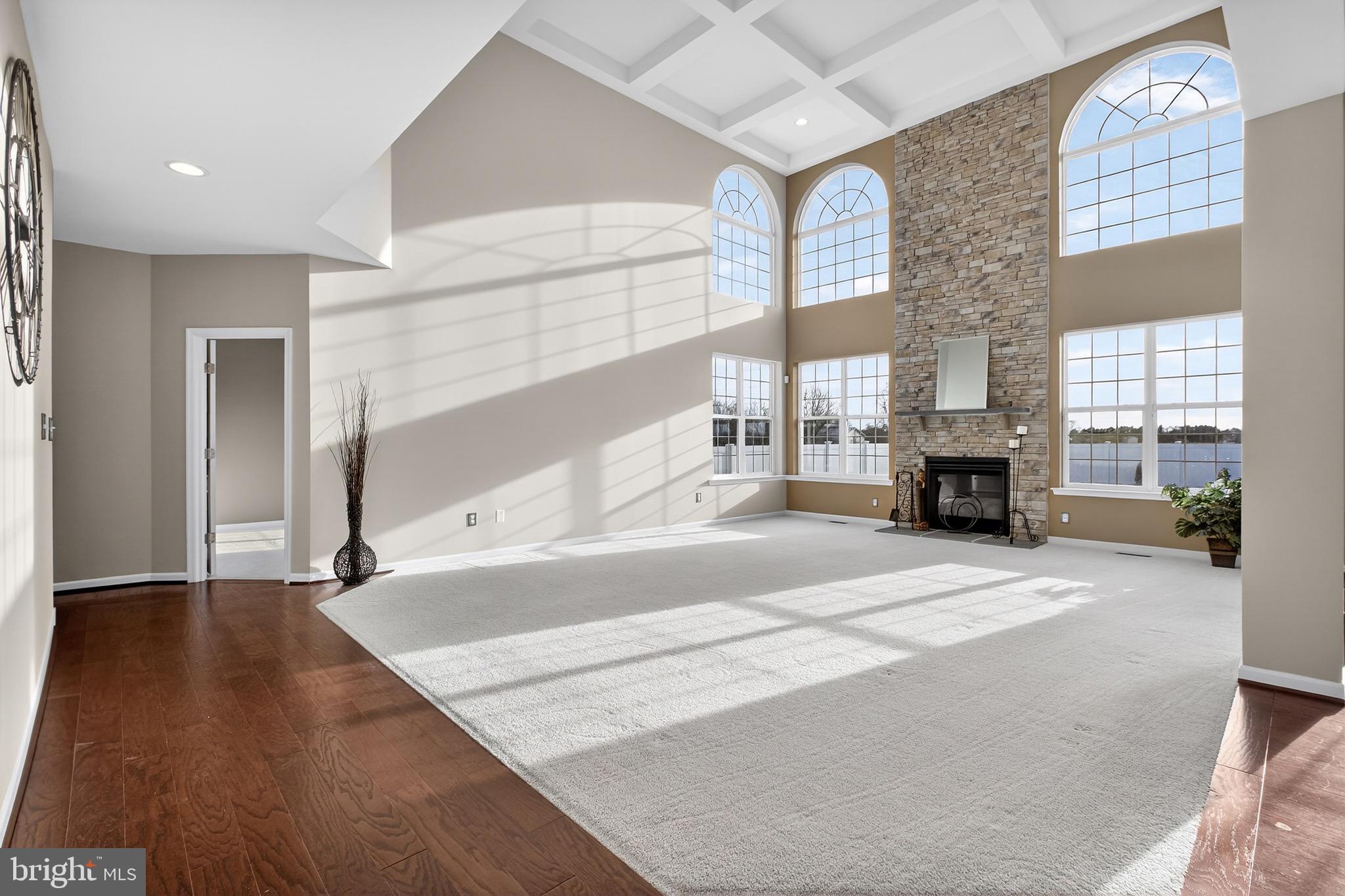 KNOLLAC ACRES - Residential