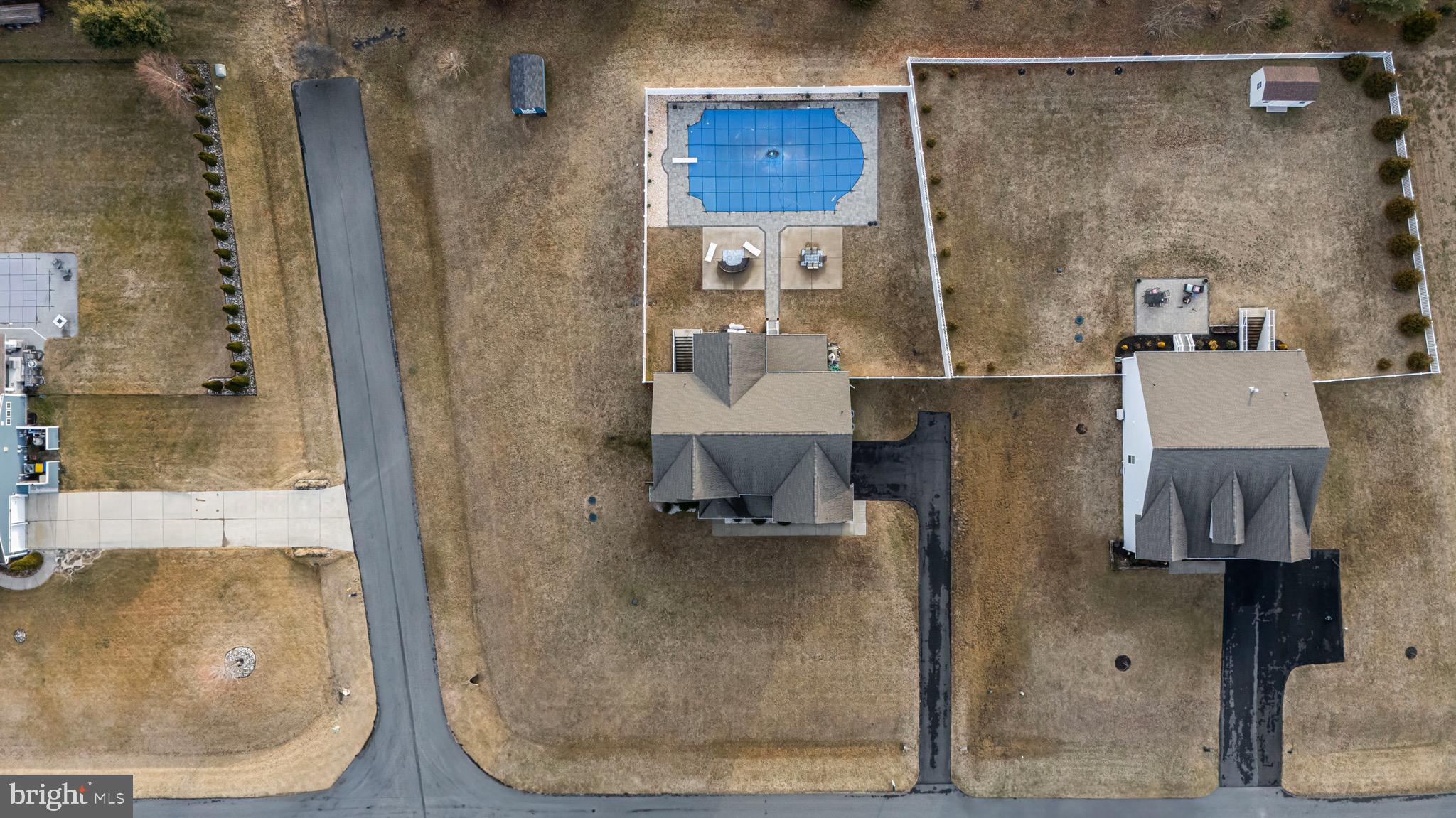 KNOLLAC ACRES - Residential