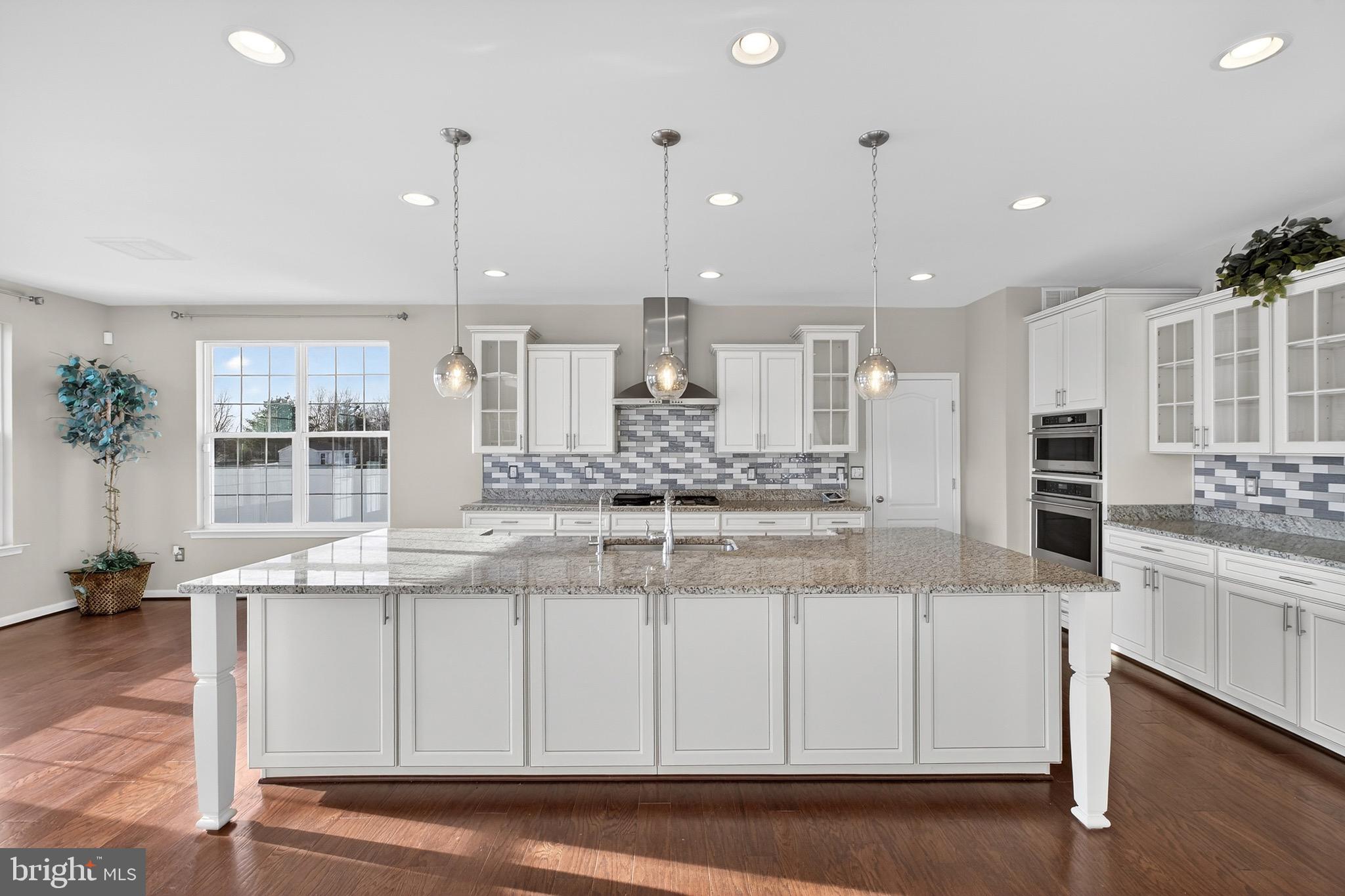 KNOLLAC ACRES - Residential