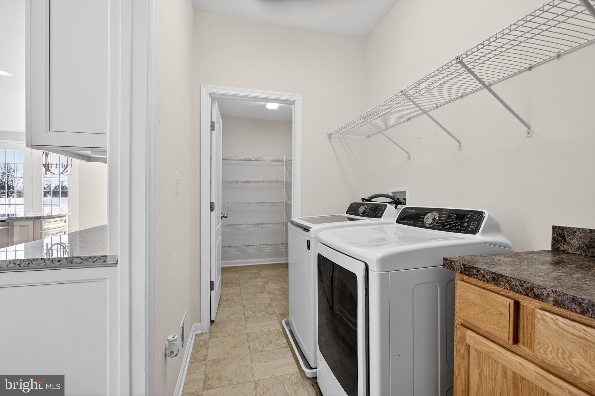 KNOLLAC ACRES - Residential