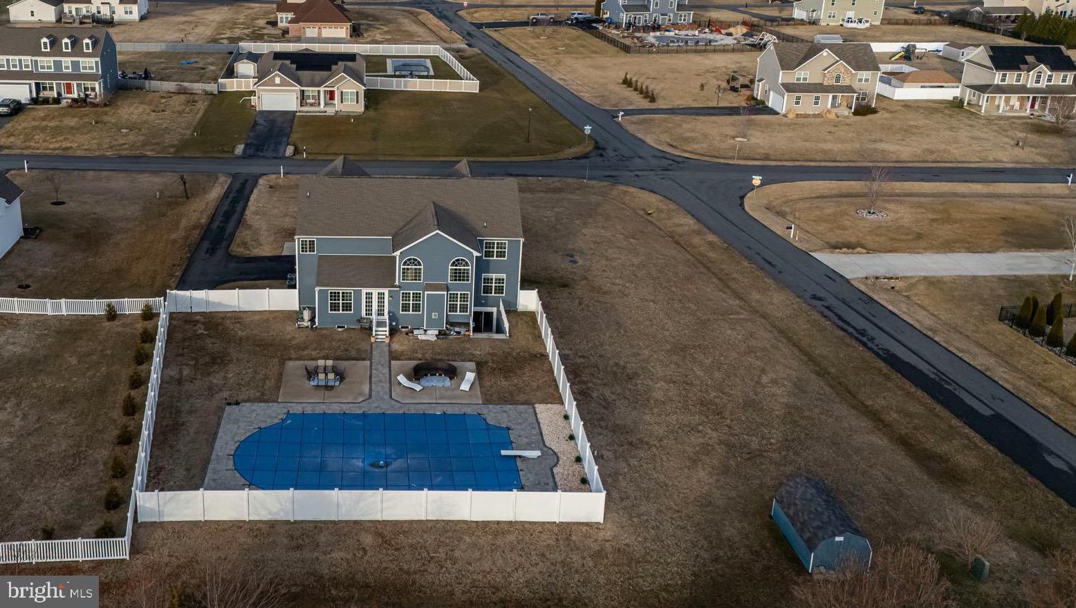 KNOLLAC ACRES - Residential