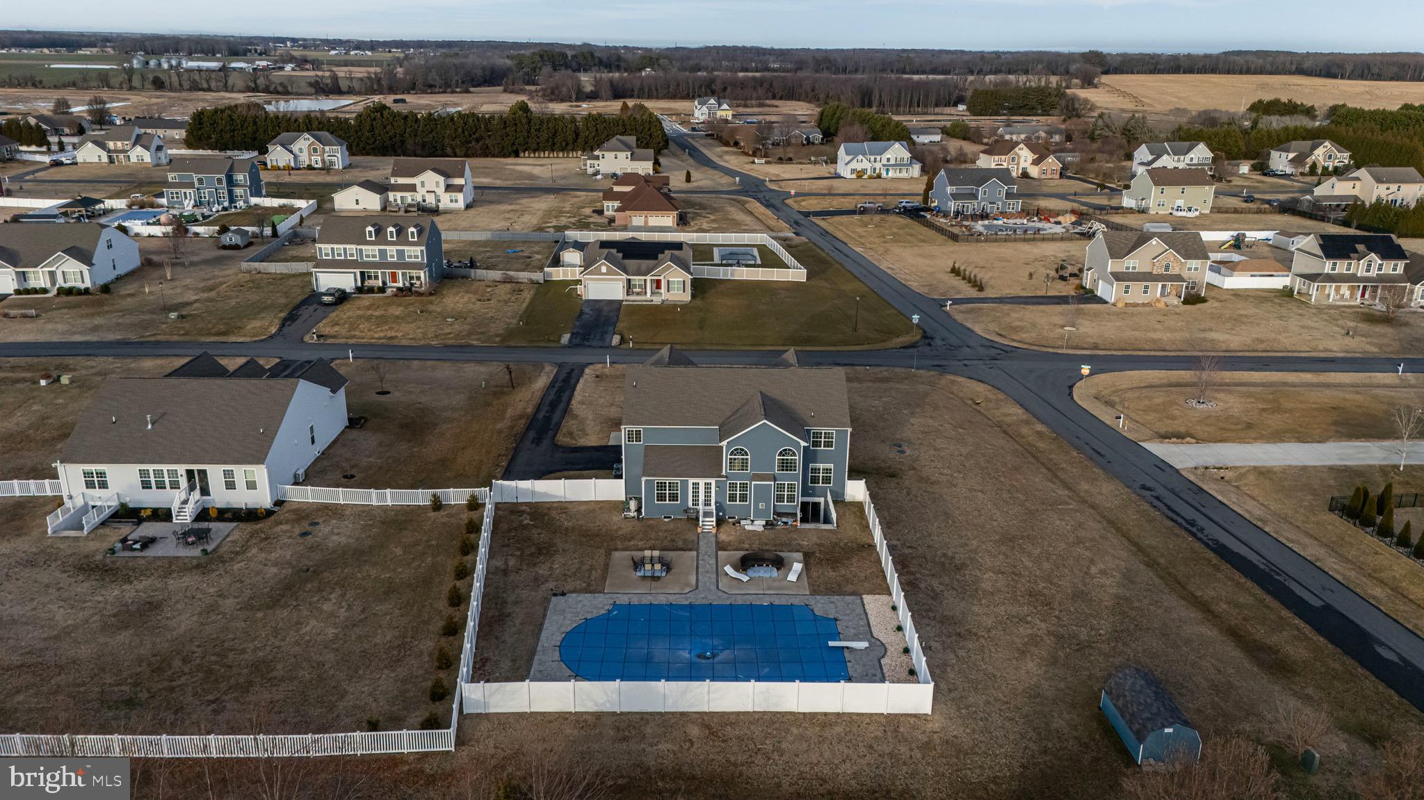 KNOLLAC ACRES - Residential