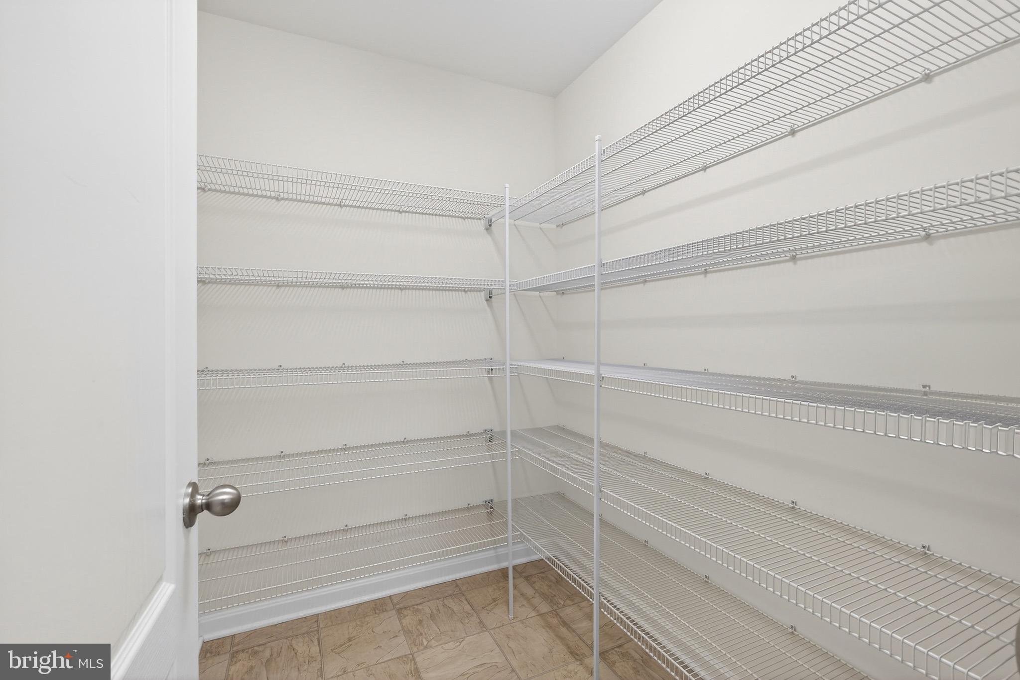 KNOLLAC ACRES - Residential