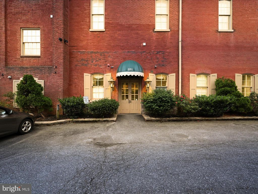 Photo of 231 N SHIPPEN ST #325, LANCASTER, PA 17602 (MLS # PALA2039372)