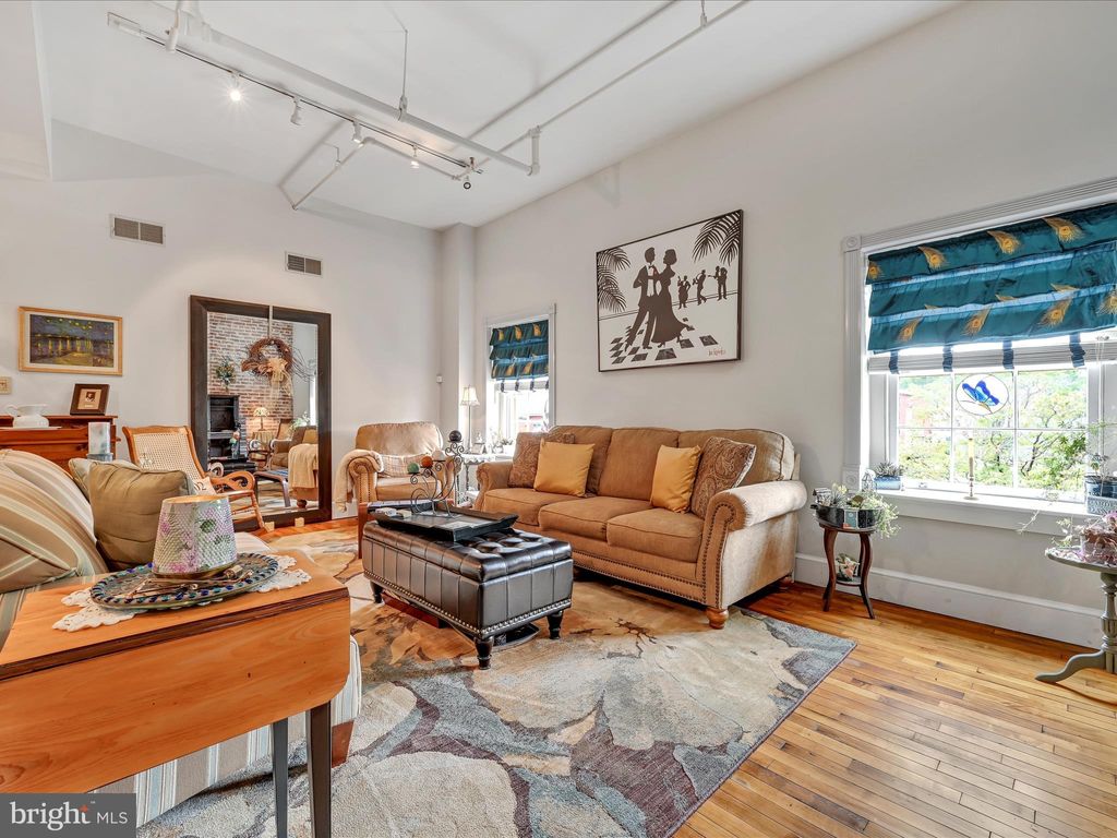 Photo of 231 N SHIPPEN ST #325, LANCASTER, PA 17602 (MLS # PALA2039372)