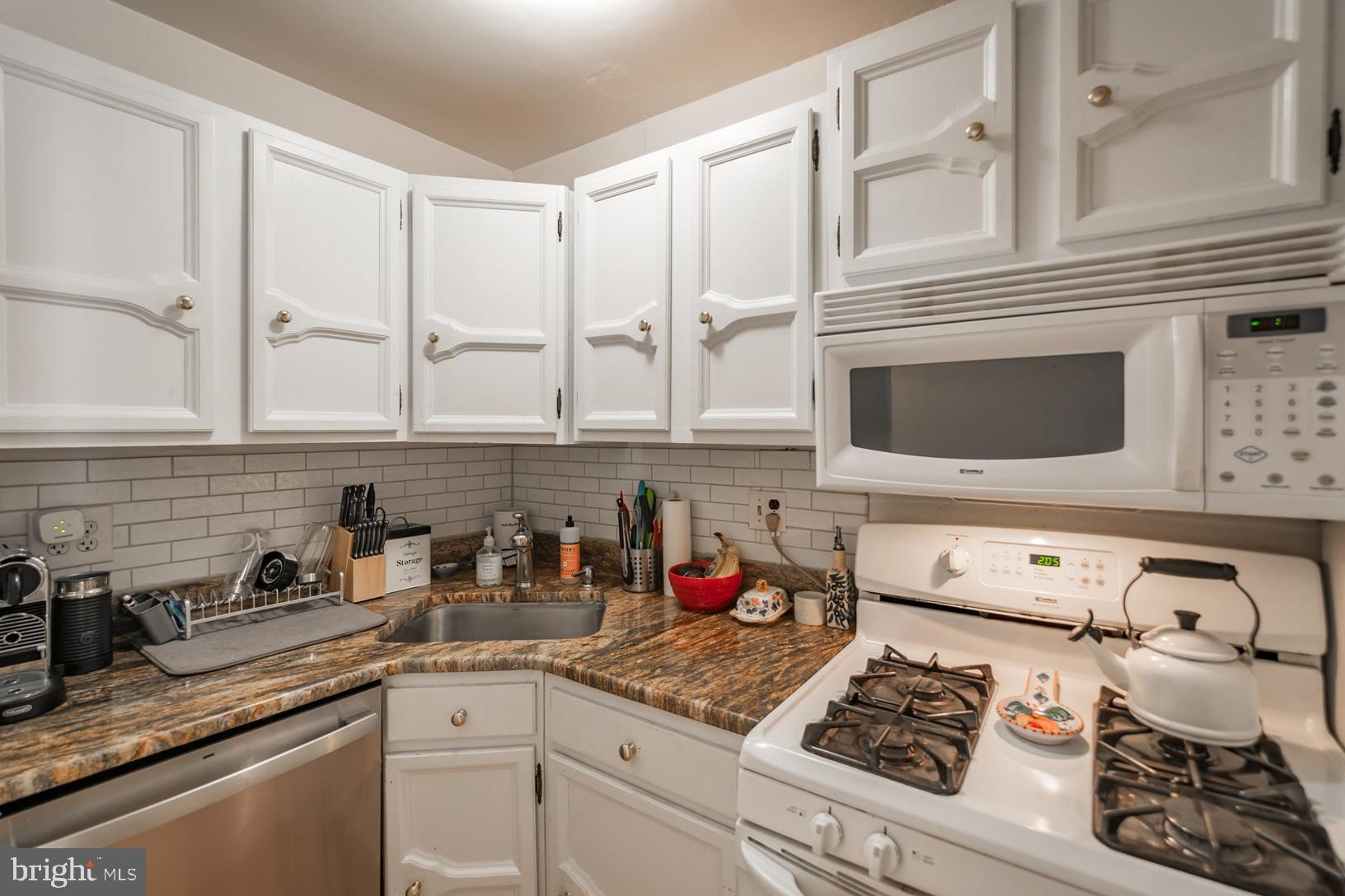 RITTENHOUSE SQUARE - Residential Lease