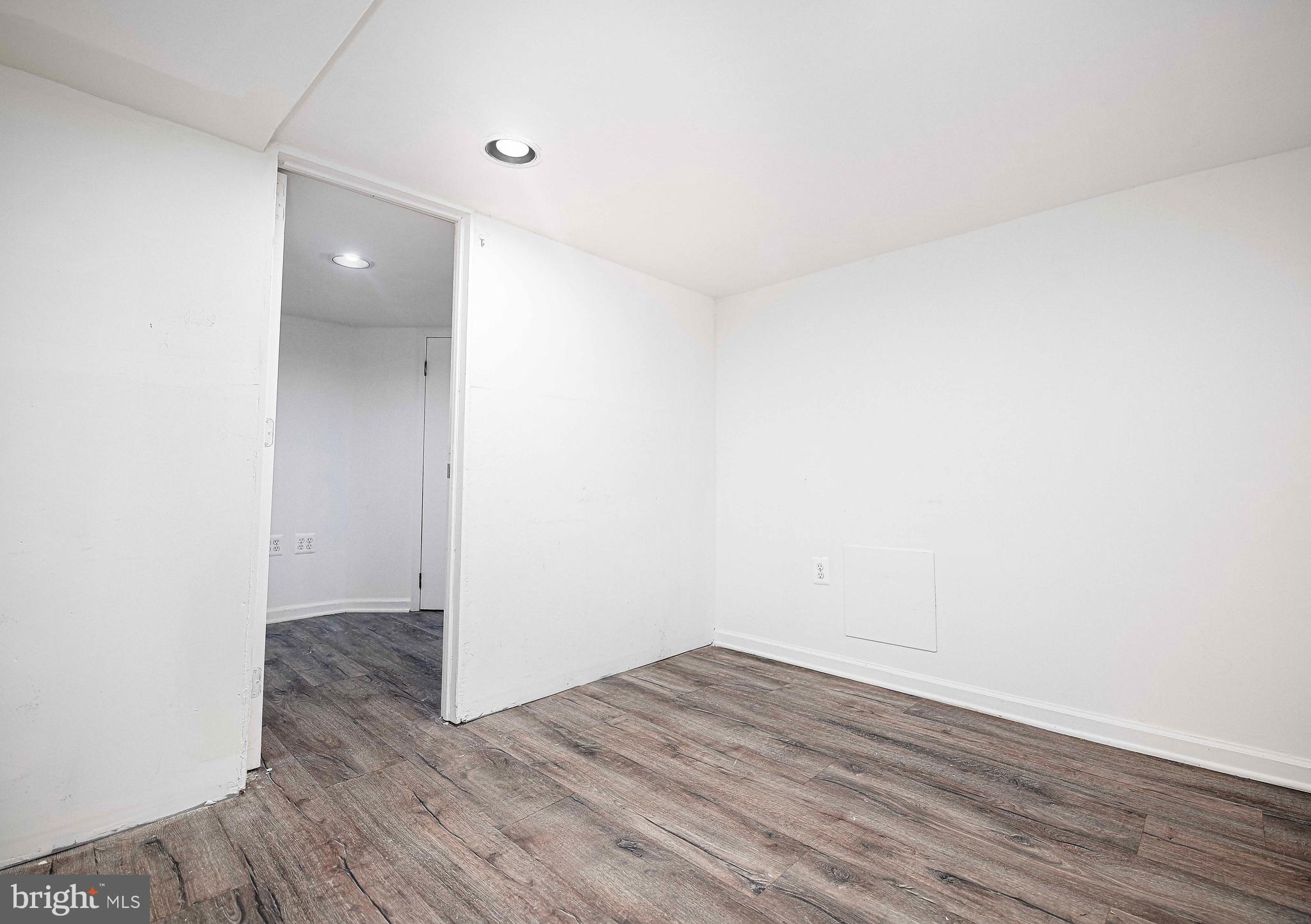 HILLENDALE PARK - Residential