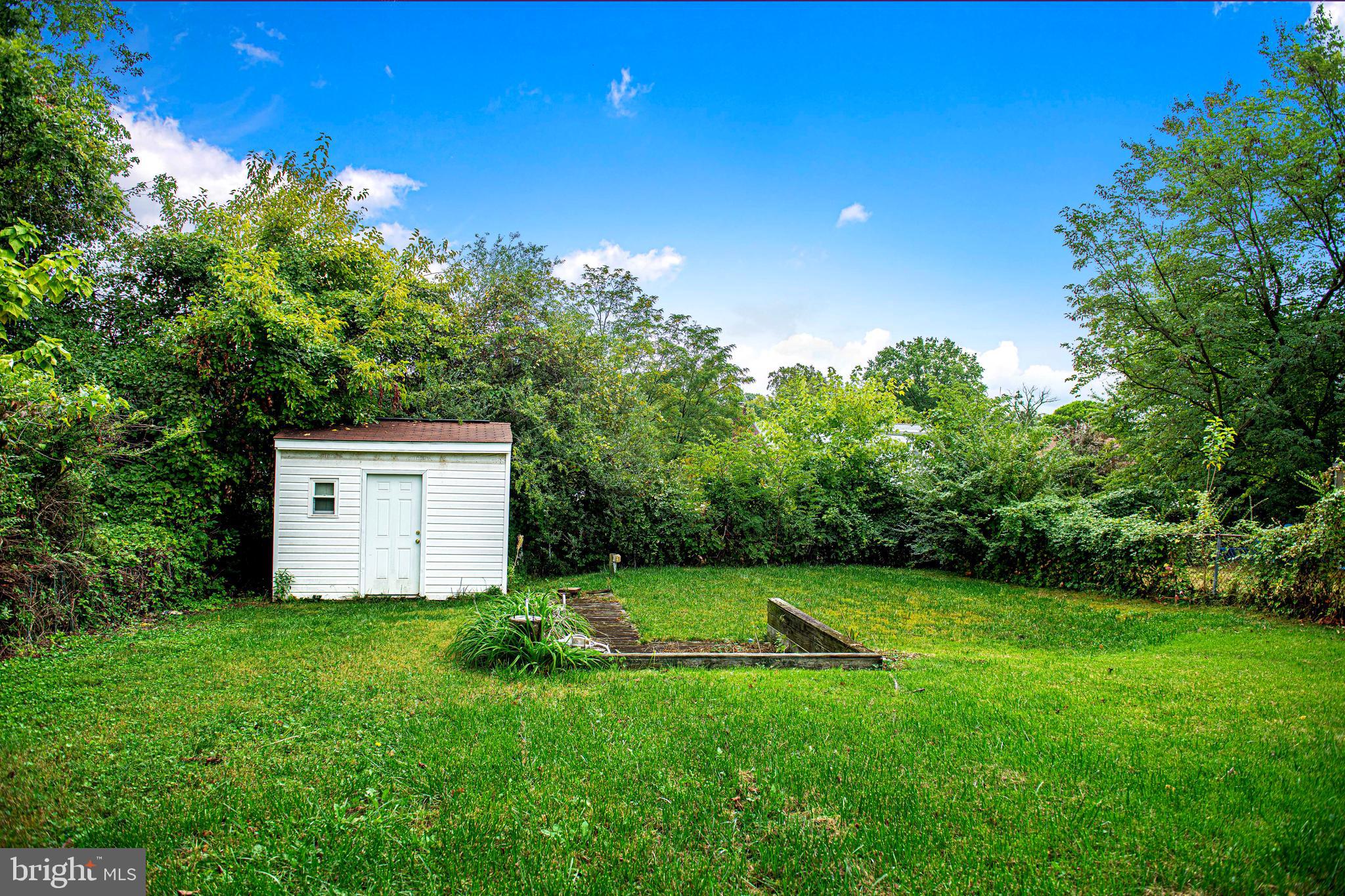 HILLENDALE PARK - Residential