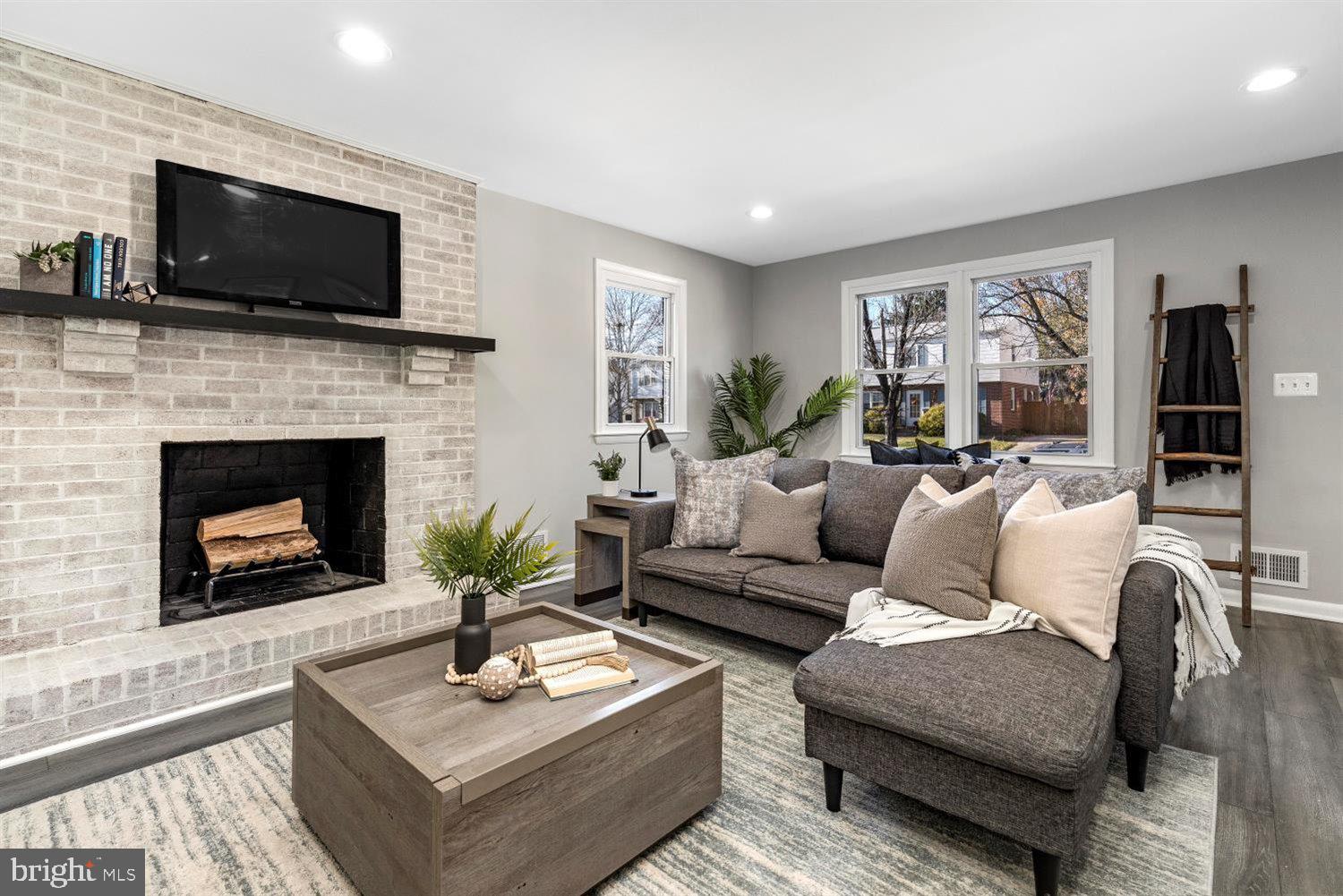 LUTHER VILLAGE - Residential