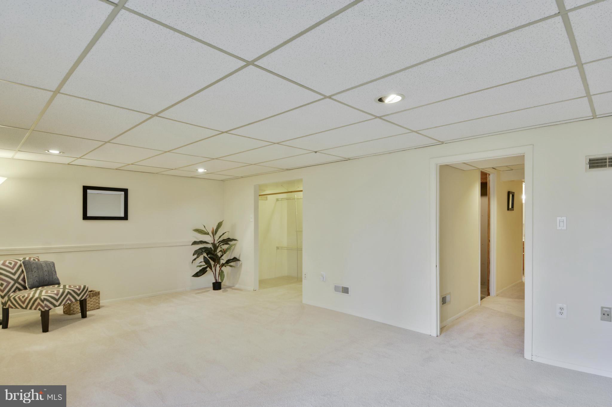 WHISPERING WOODS - Residential