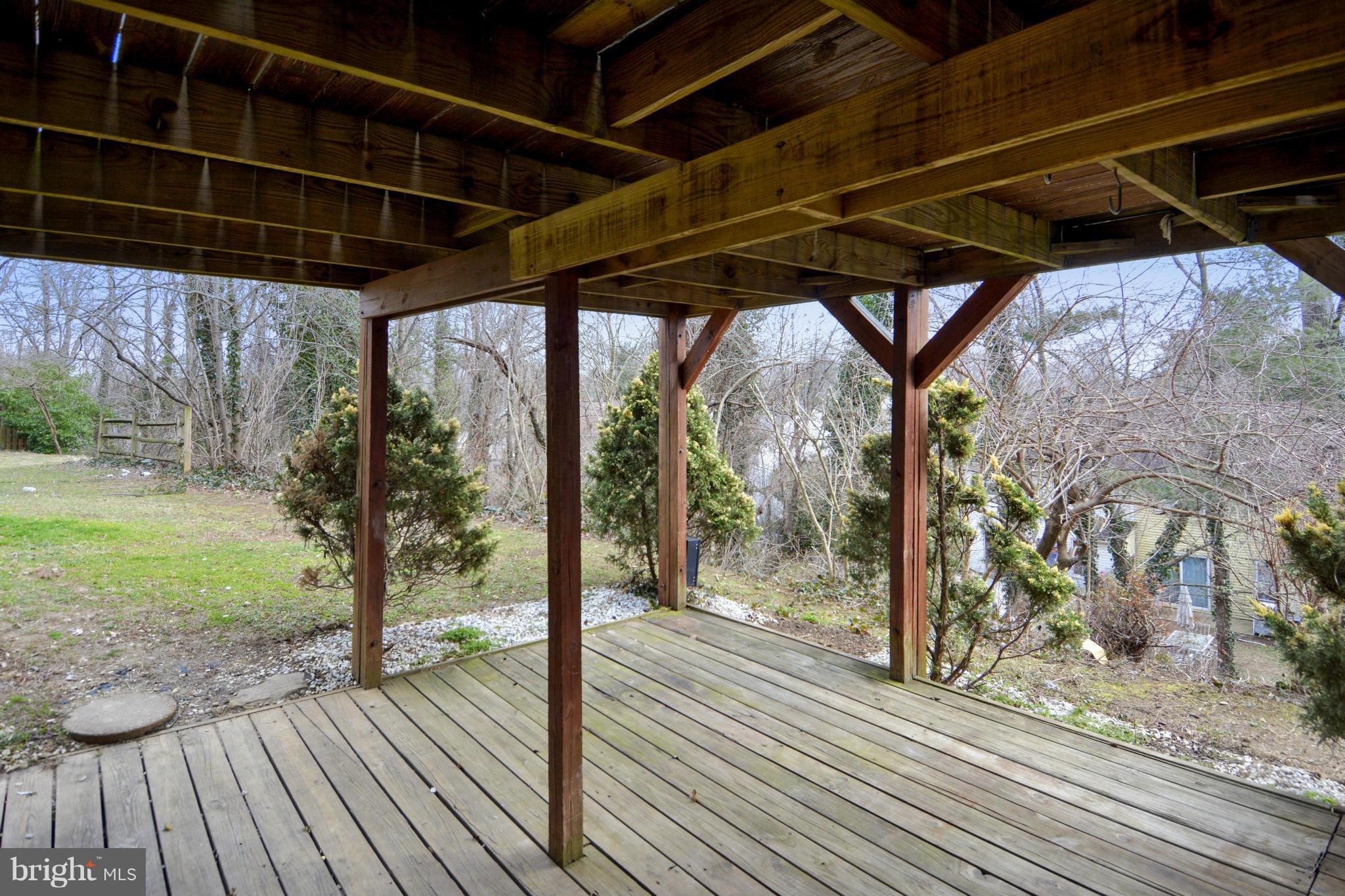 WHISPERING WOODS - Residential