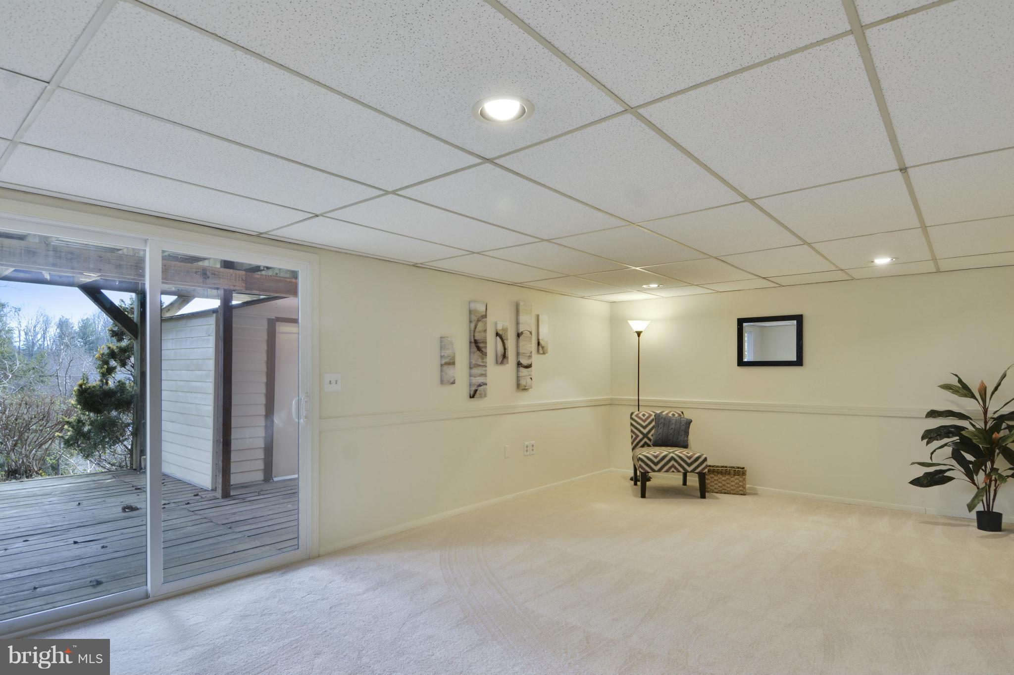 WHISPERING WOODS - Residential