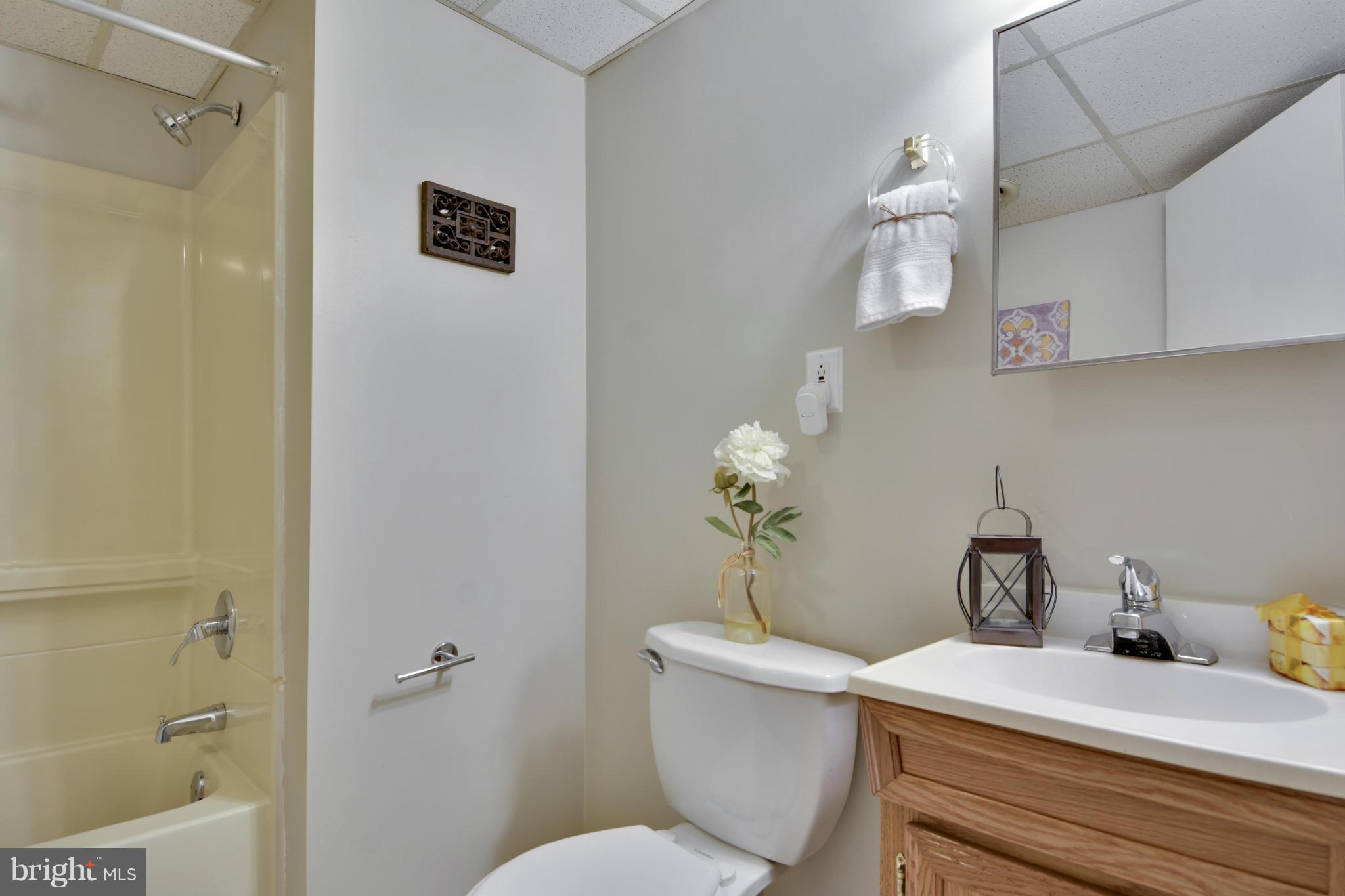 WHISPERING WOODS - Residential