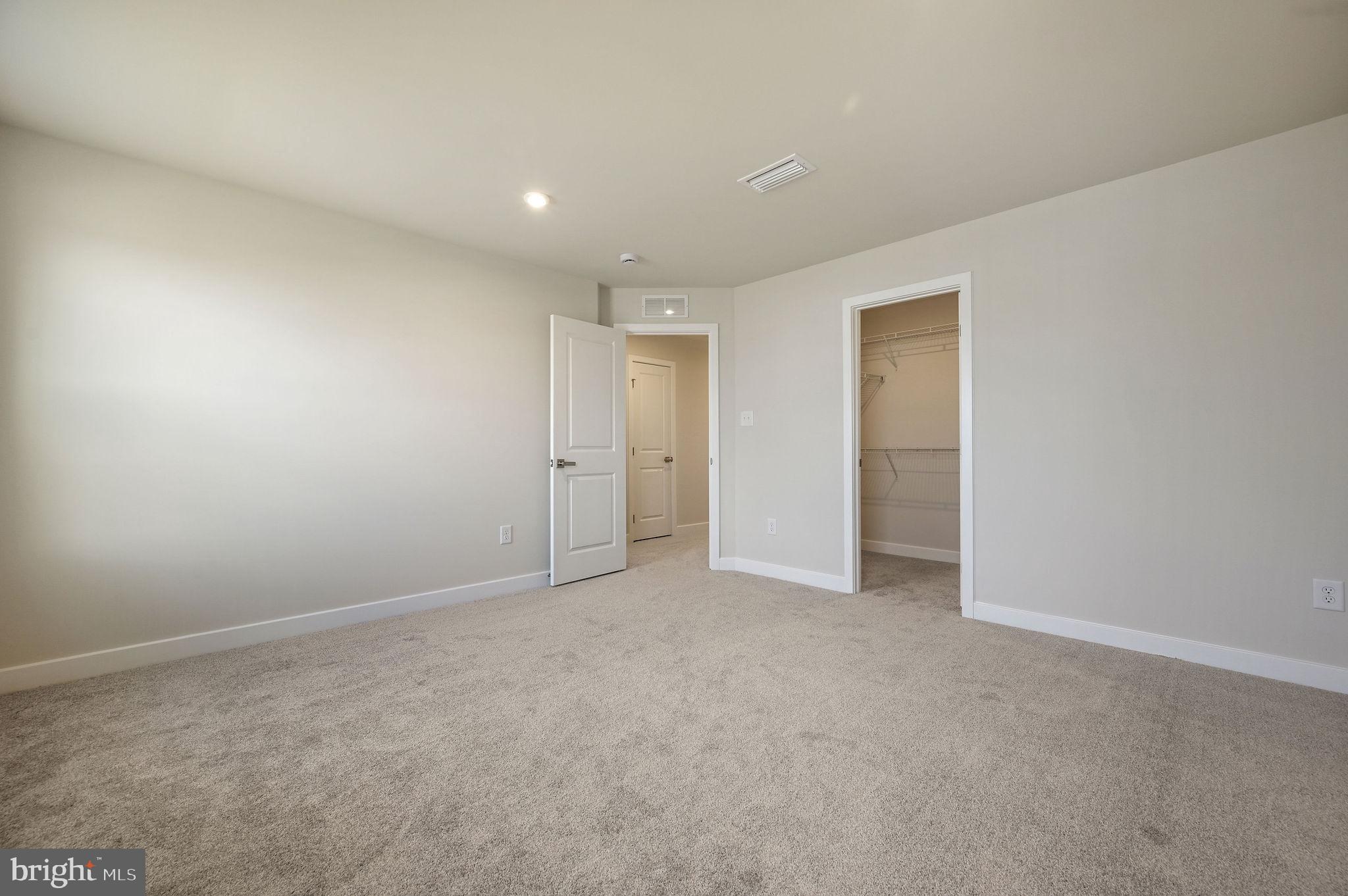 HIDDEN BROOK - Residential