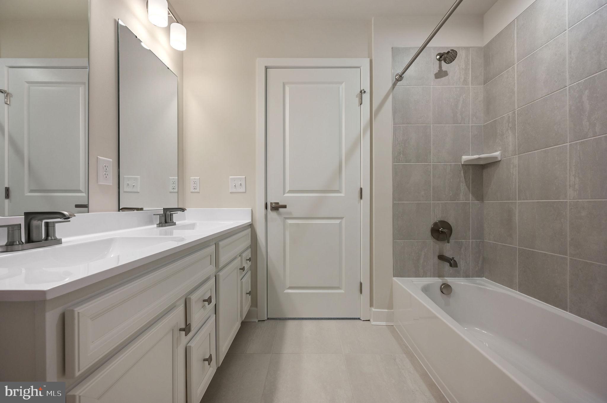 HIDDEN BROOK - Residential