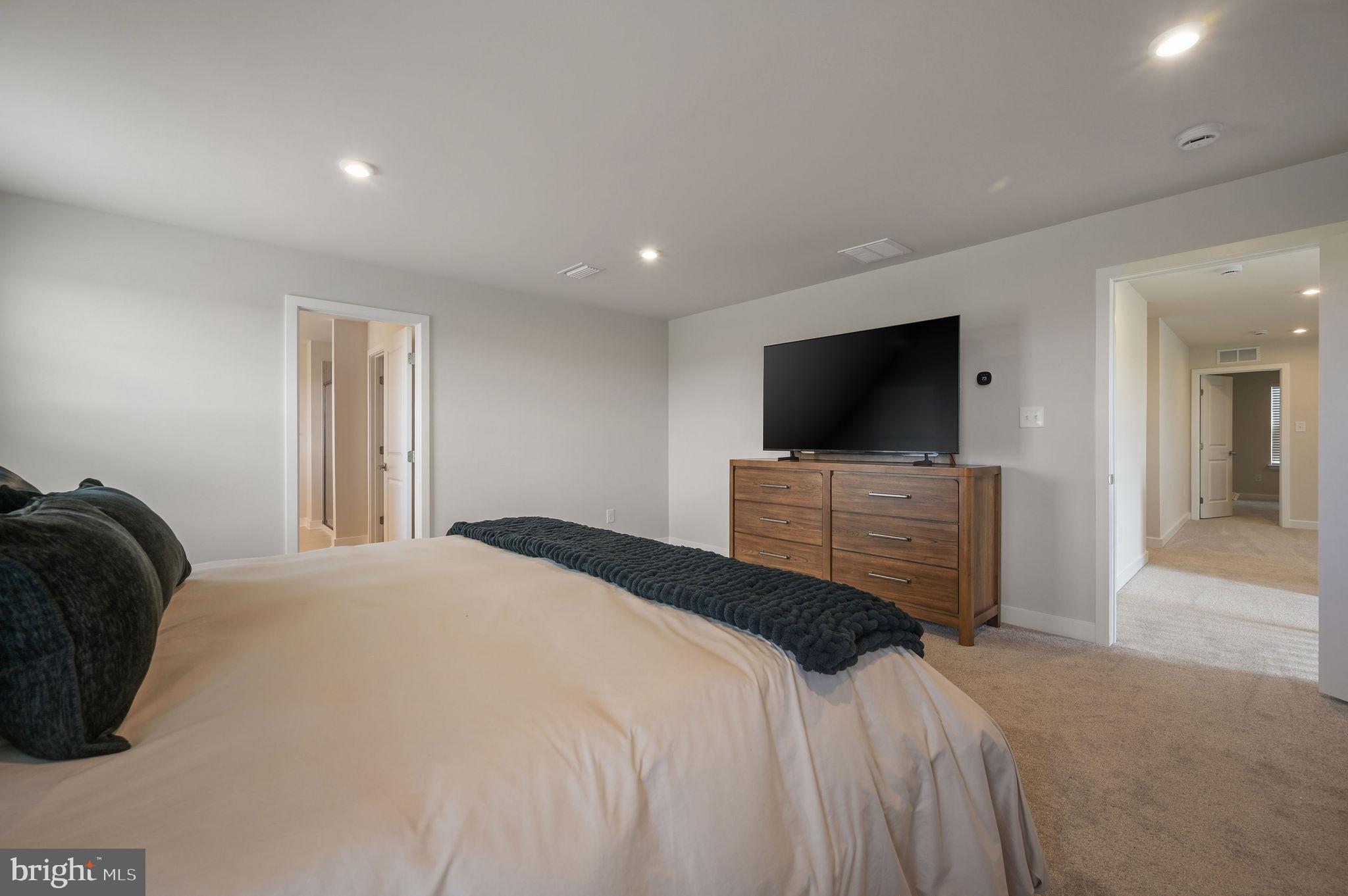 HIDDEN BROOK - Residential