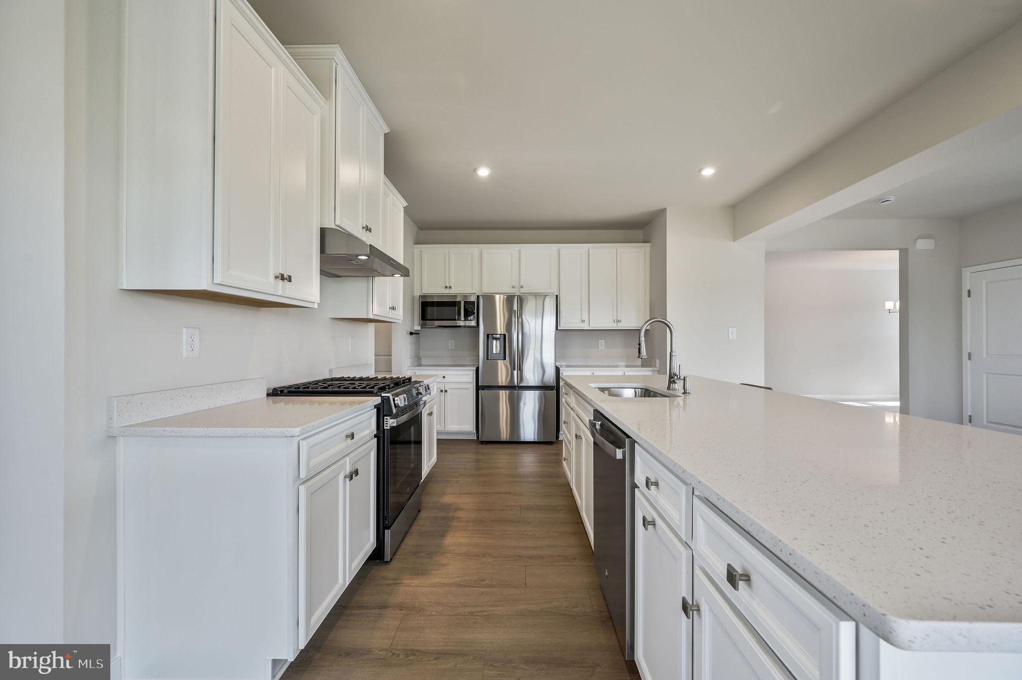 HIDDEN BROOK - Residential