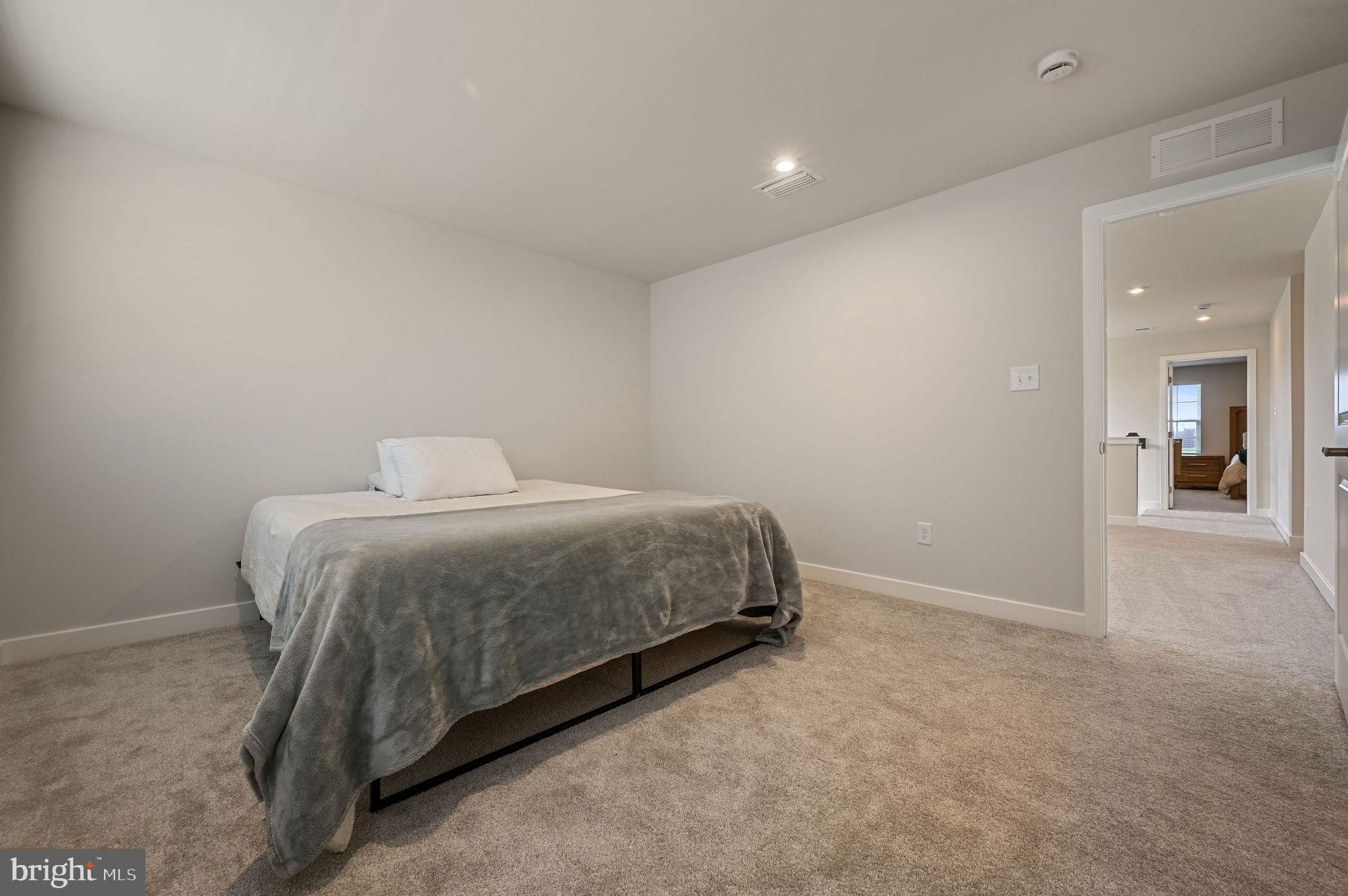 HIDDEN BROOK - Residential