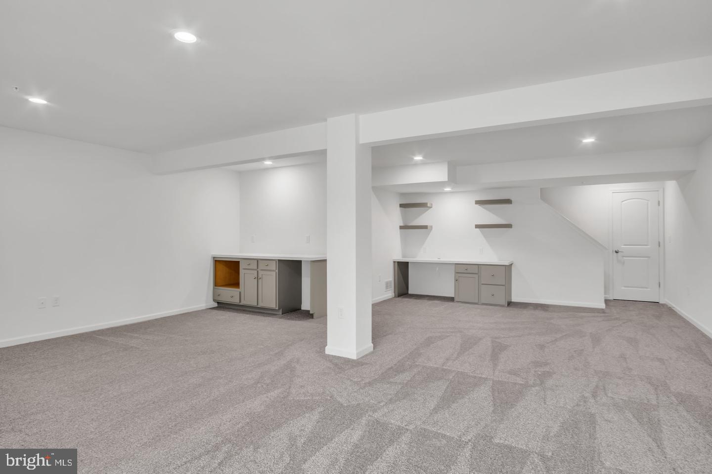 AUTUMN CHASE - Residential