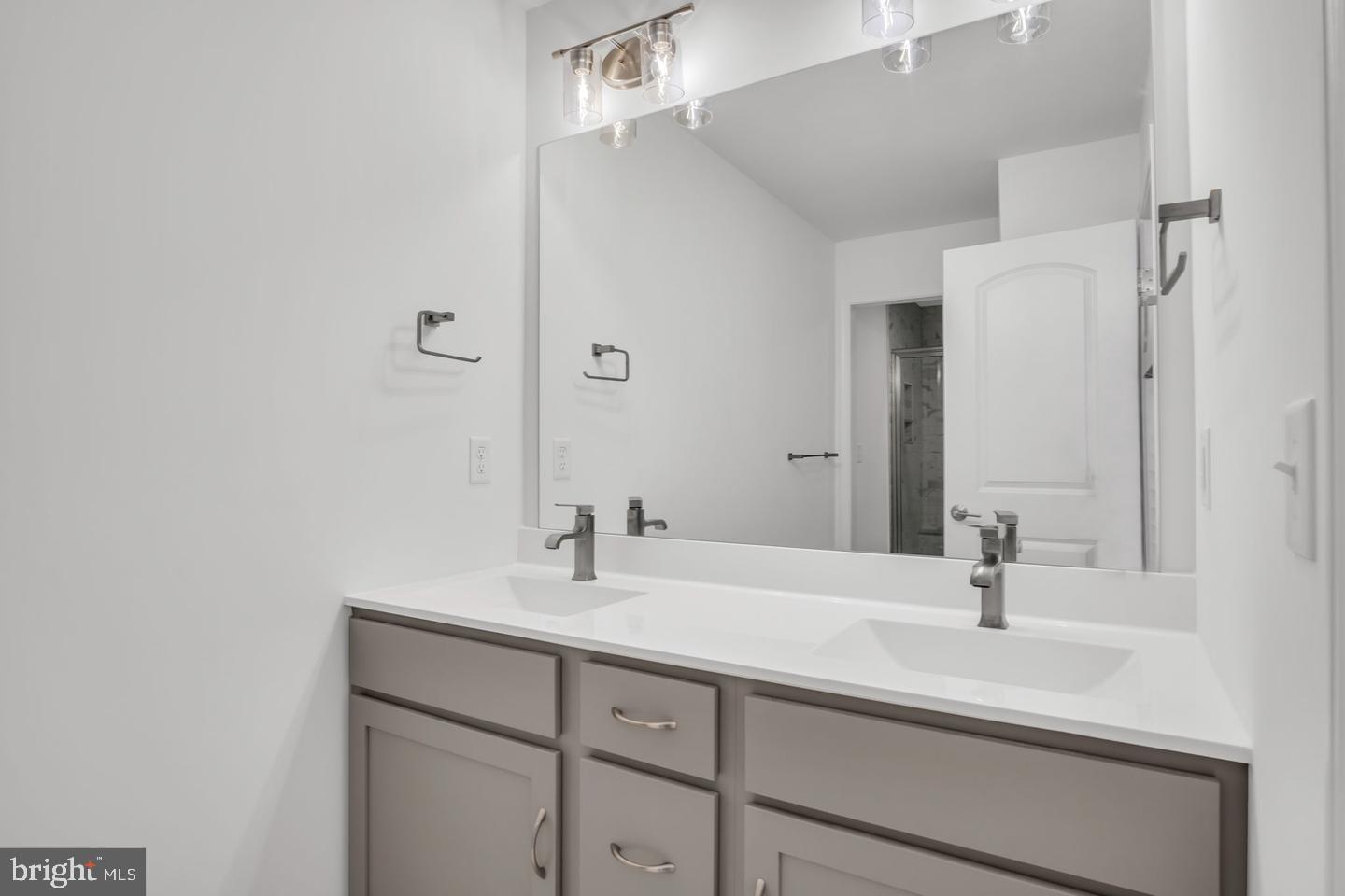 AUTUMN CHASE - Residential