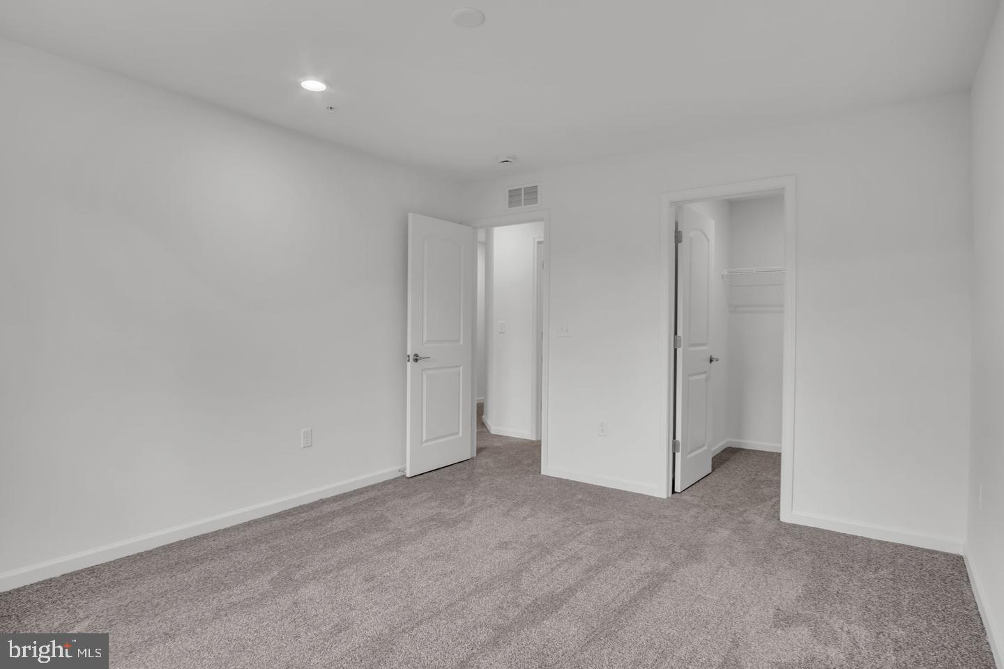 AUTUMN CHASE - Residential