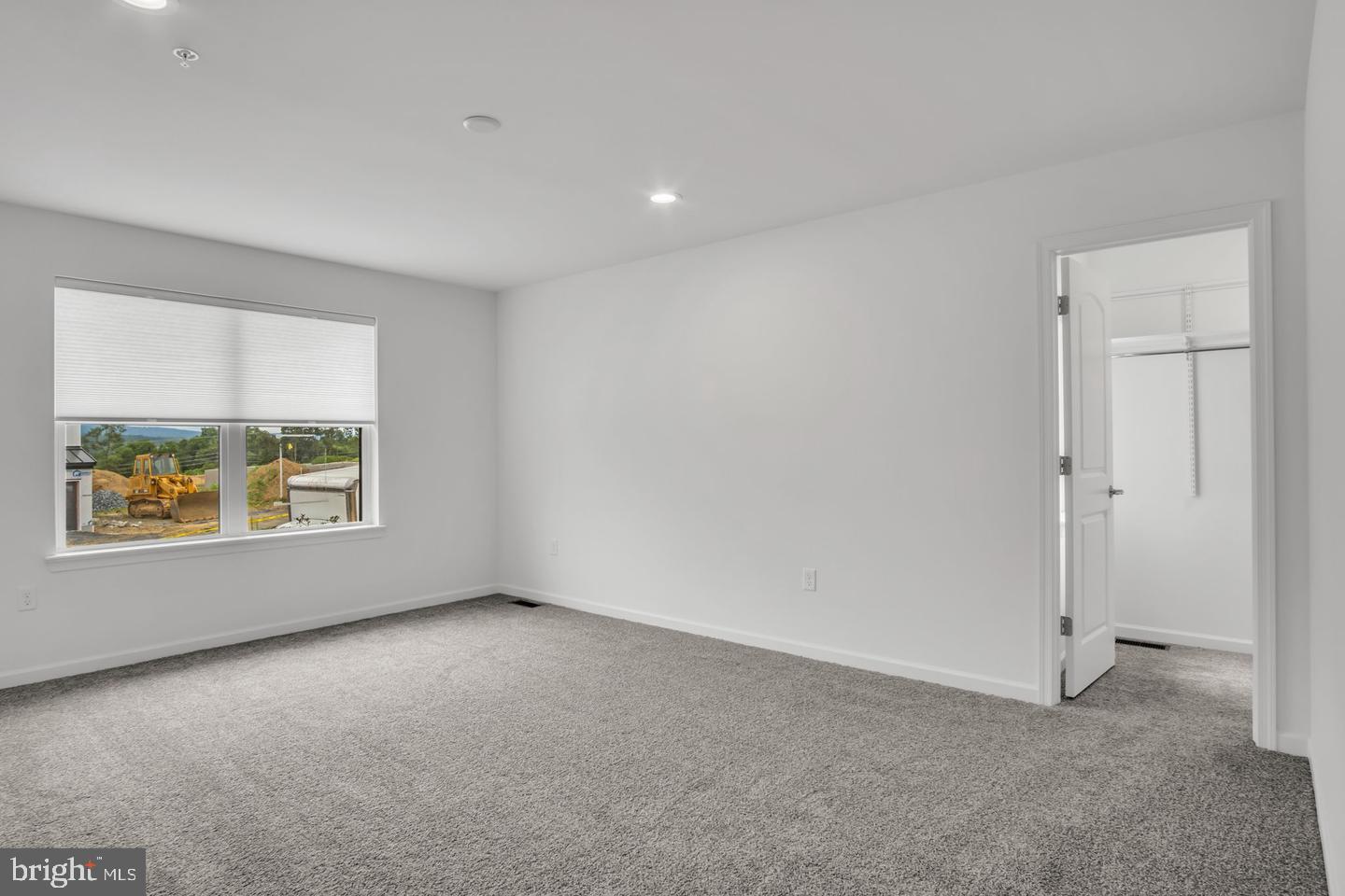 AUTUMN CHASE - Residential