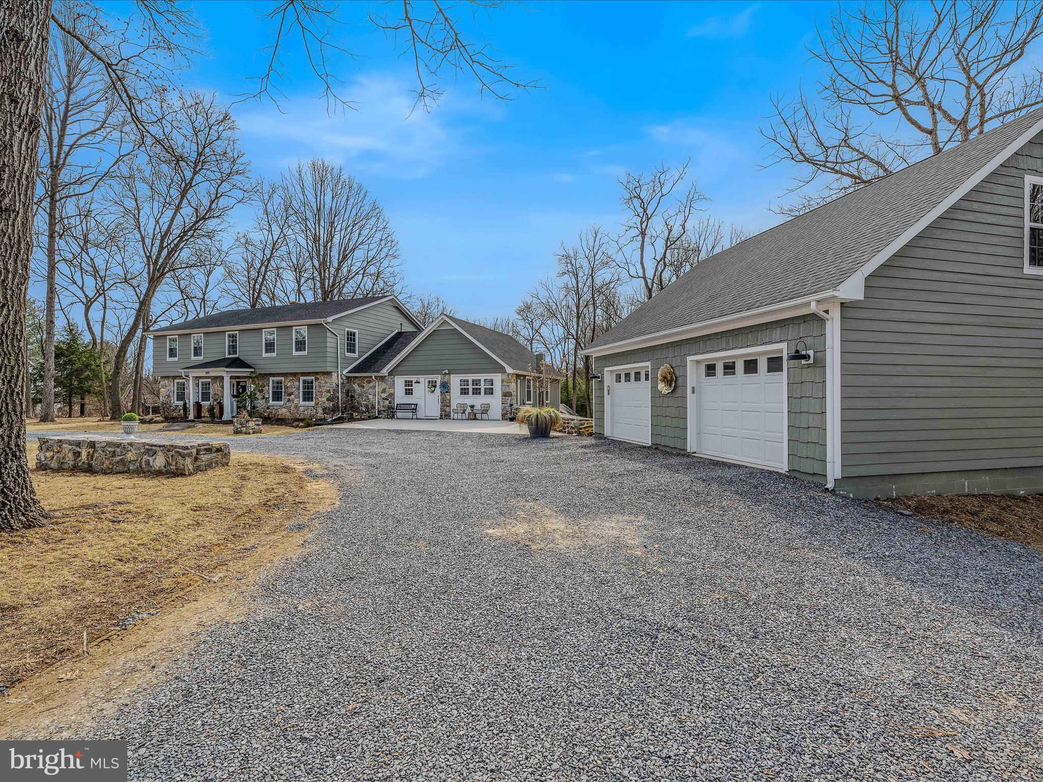 115 WINDWARD LANE