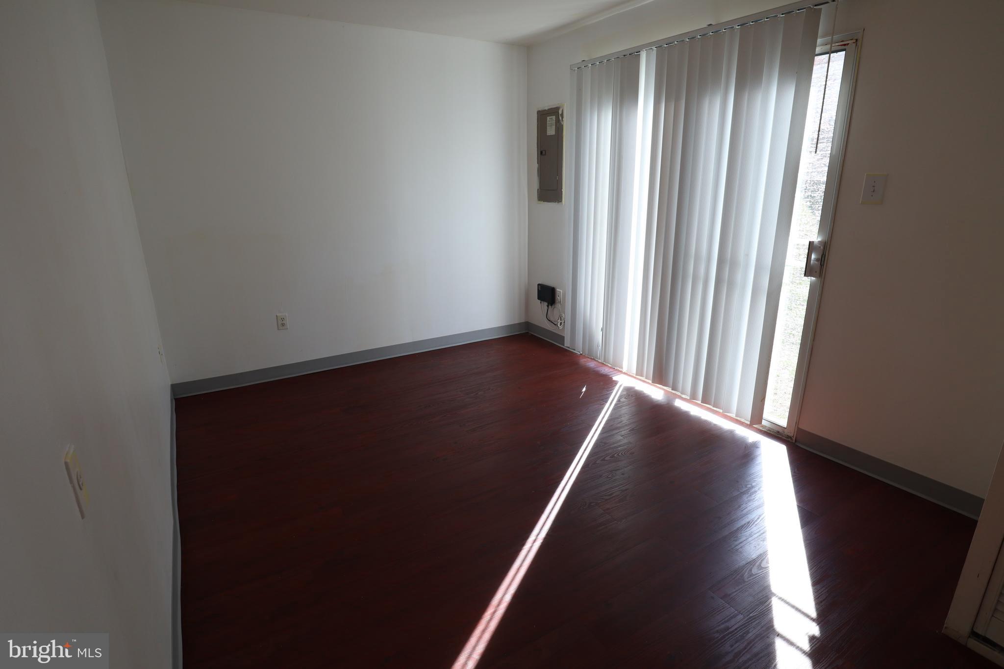 MANOR OAKS - Residential Lease