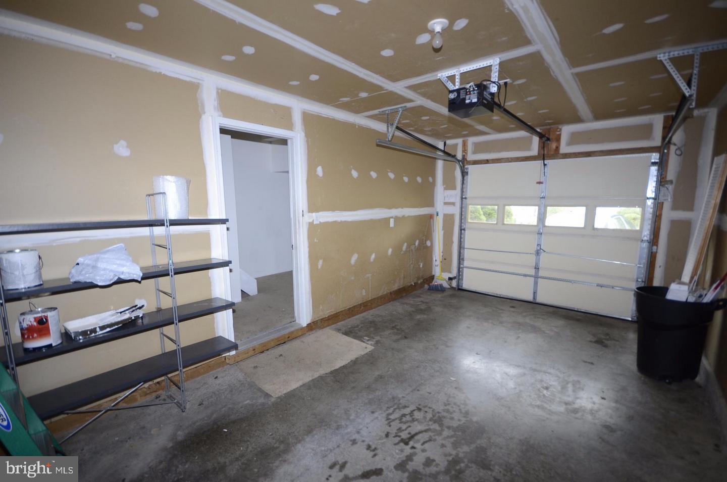 MANOR OAKS - Residential Lease