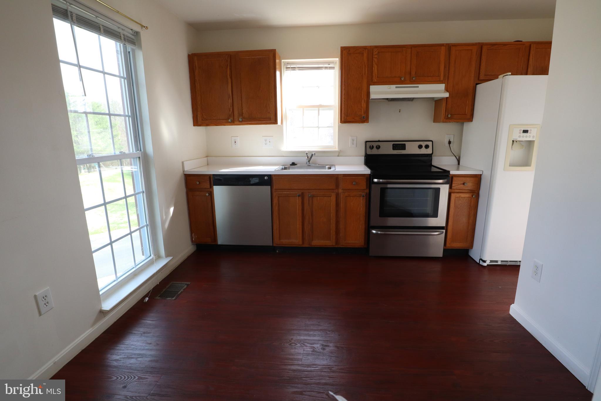 MANOR OAKS - Residential Lease