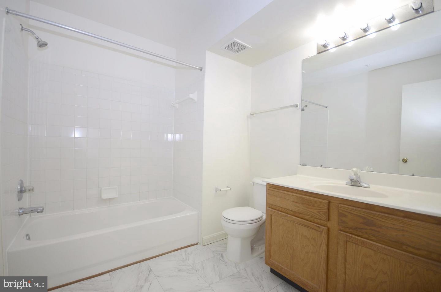 MANOR OAKS - Residential Lease