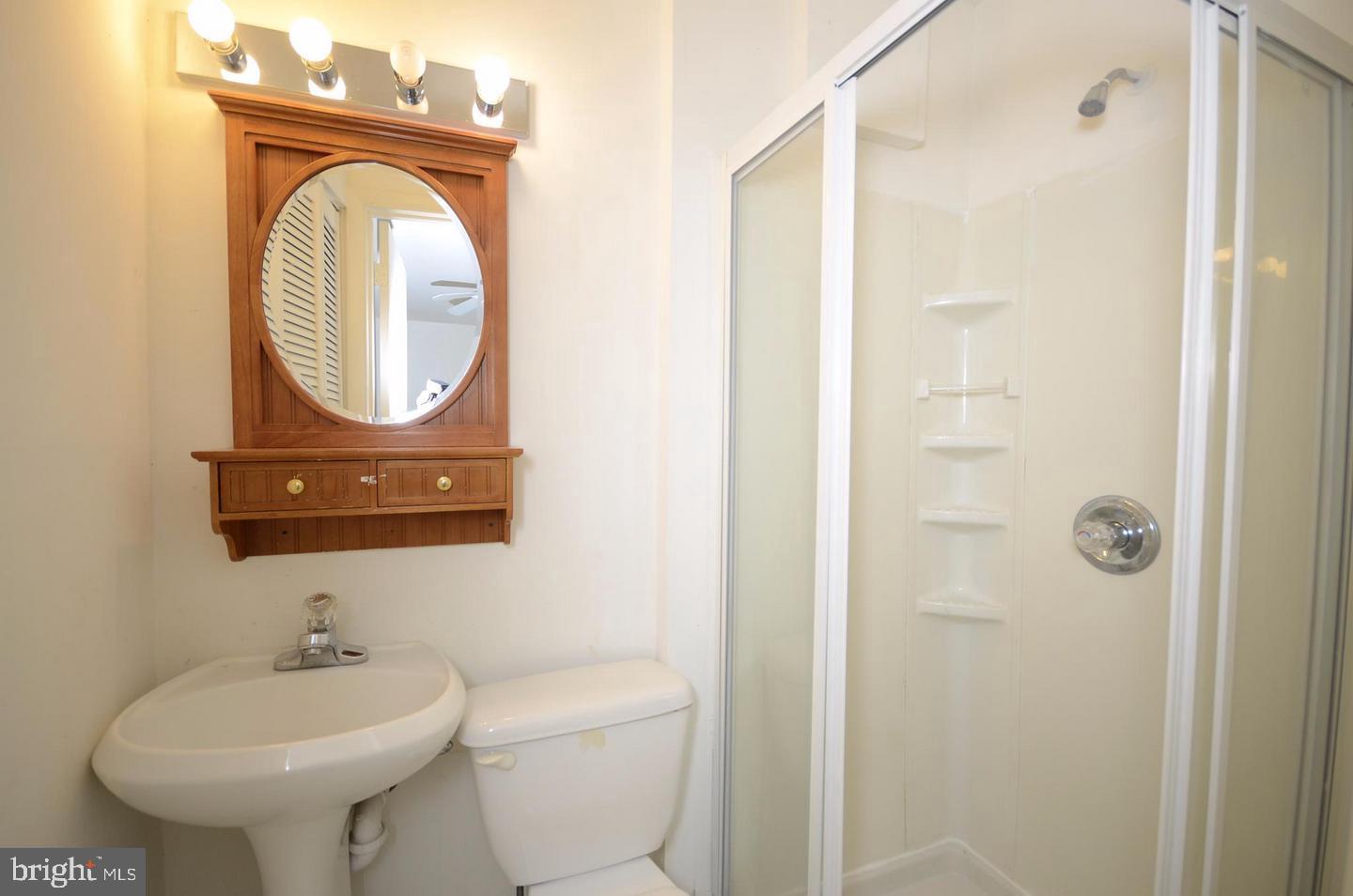 MANOR OAKS - Residential Lease