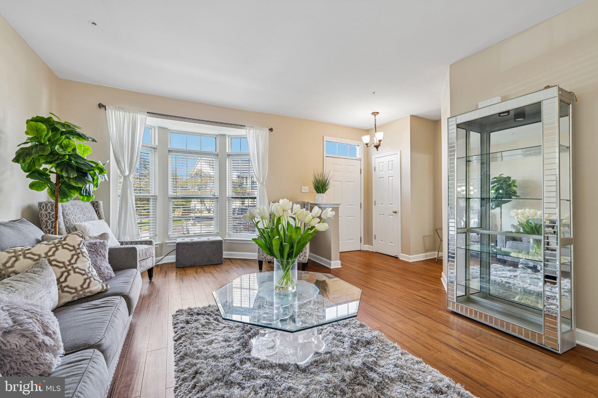 437 AMELANCHIER COURT