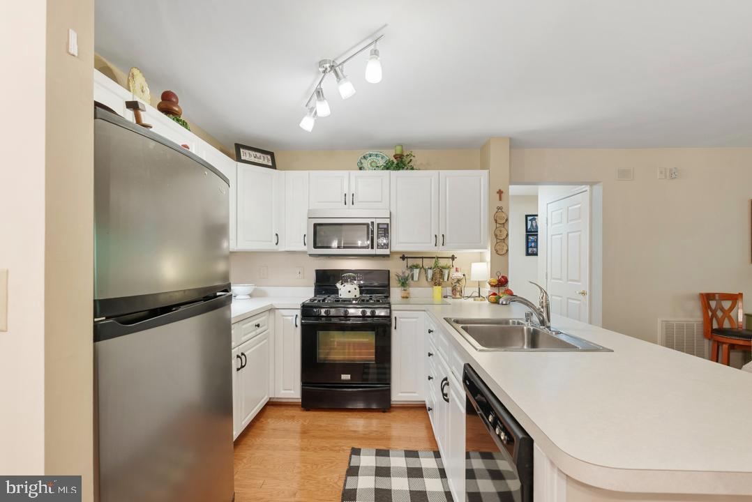 MAYS CHAPEL VILLAGE - Residential