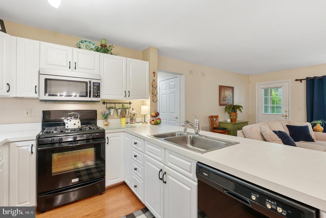MAYS CHAPEL VILLAGE - Residential