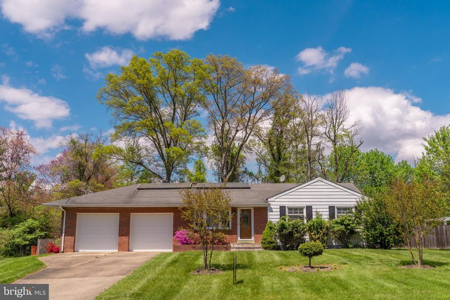 Immaculate 4Br, 3FBa  rambler with spacious and bright addition opens to a beautiful large sundeck. Hardwood flooring throughout the main level; All bathrooms totally renovated; 2 oversized car garage;
Attractive wet-bar; Recessed lightings in living room, dining room, kitchen, all bedrooms and  hallways..
The solar panels are convey as-is.