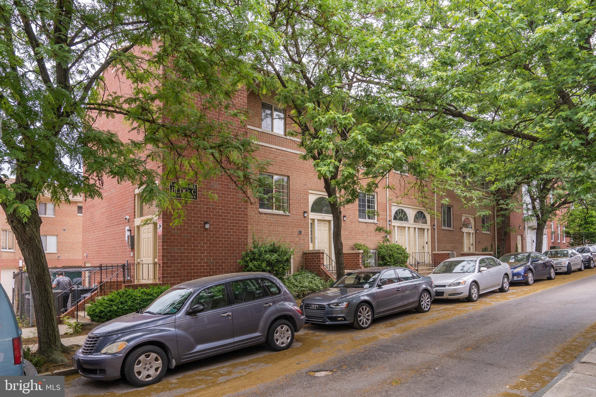 ART MUSEUM AREA - Residential Lease